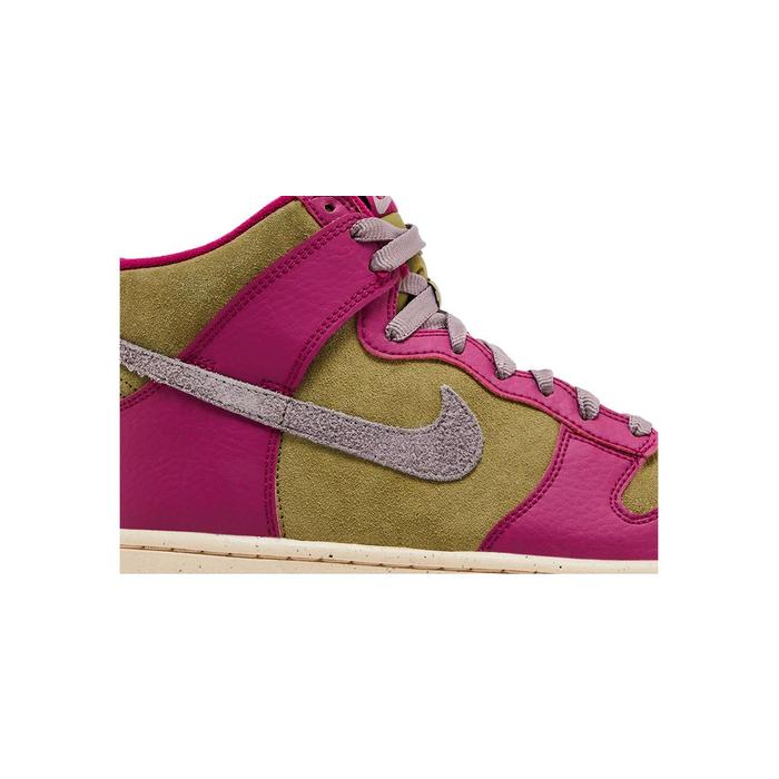 Nike Wmns Dunk High 'Dynamic Berry'