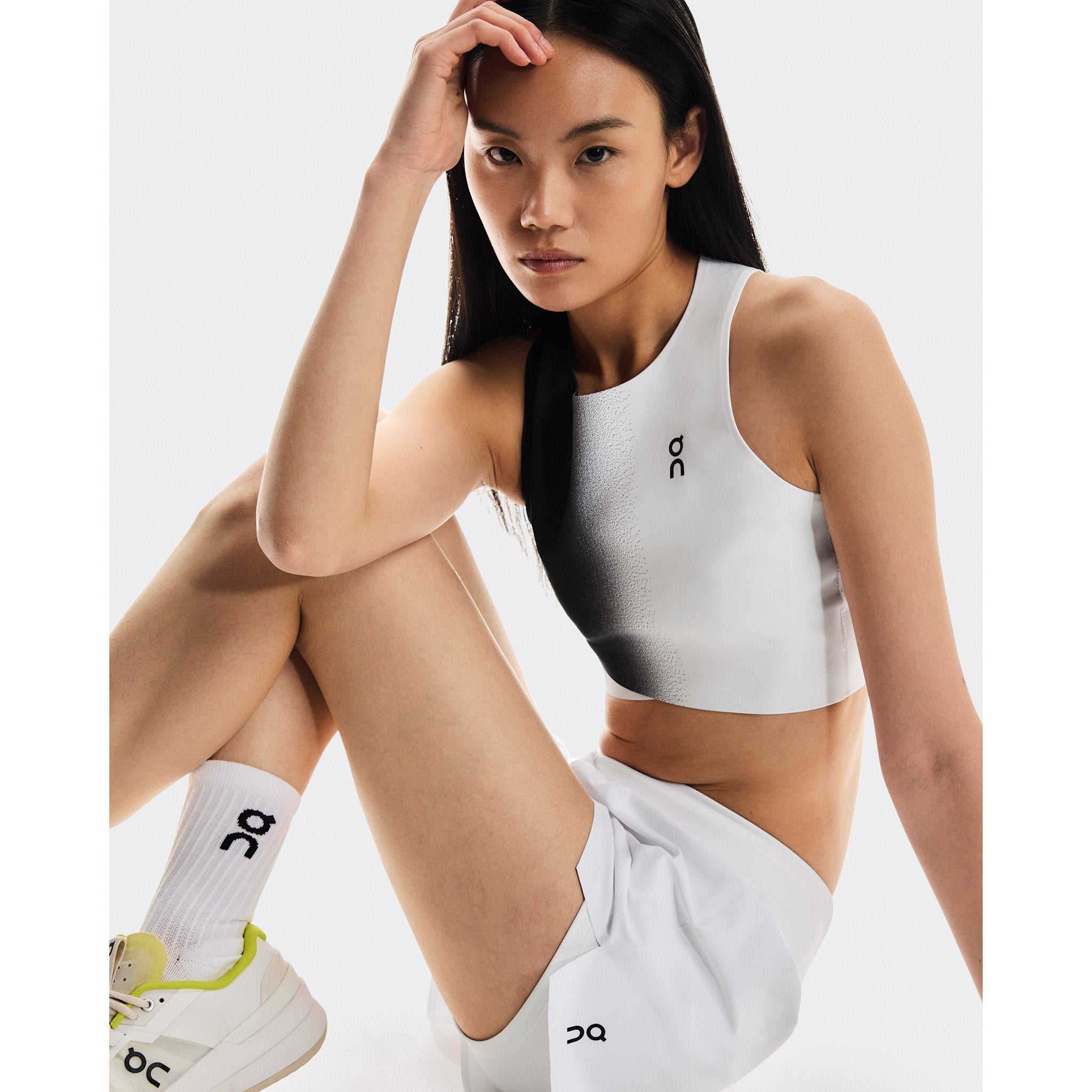 On Court Crop Top Black | White