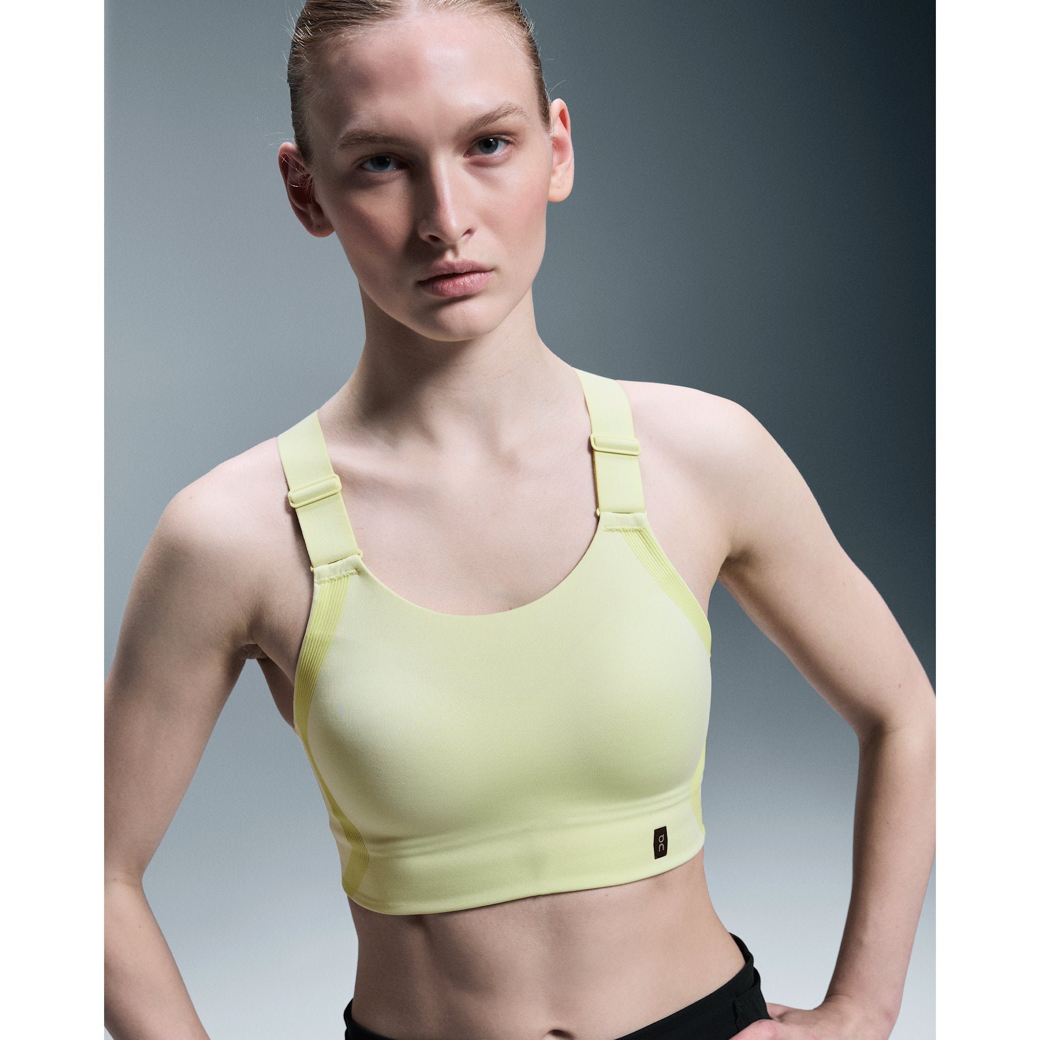 On Performance Flex Bra Hay