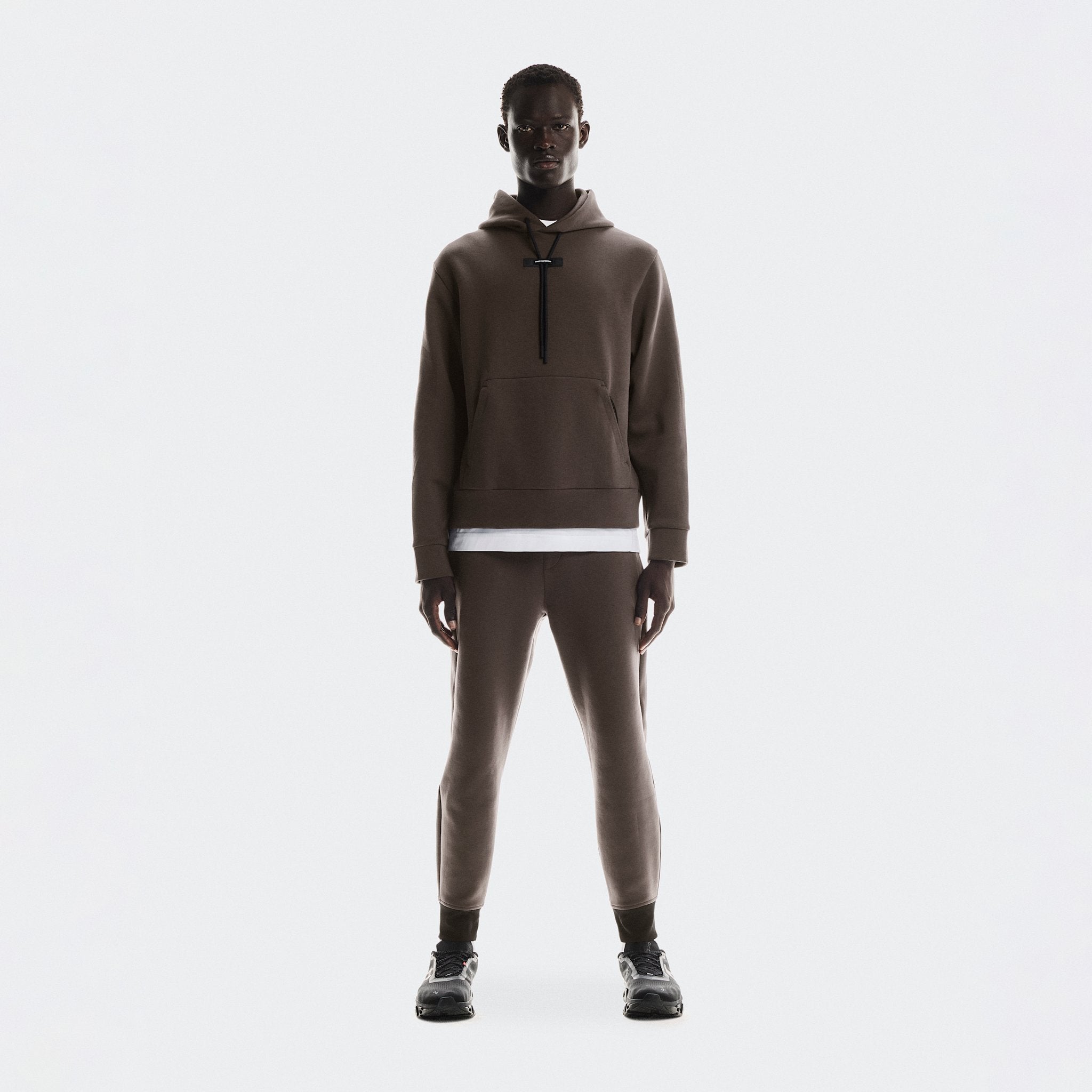 On Focus Tech Sweatpants Pebble