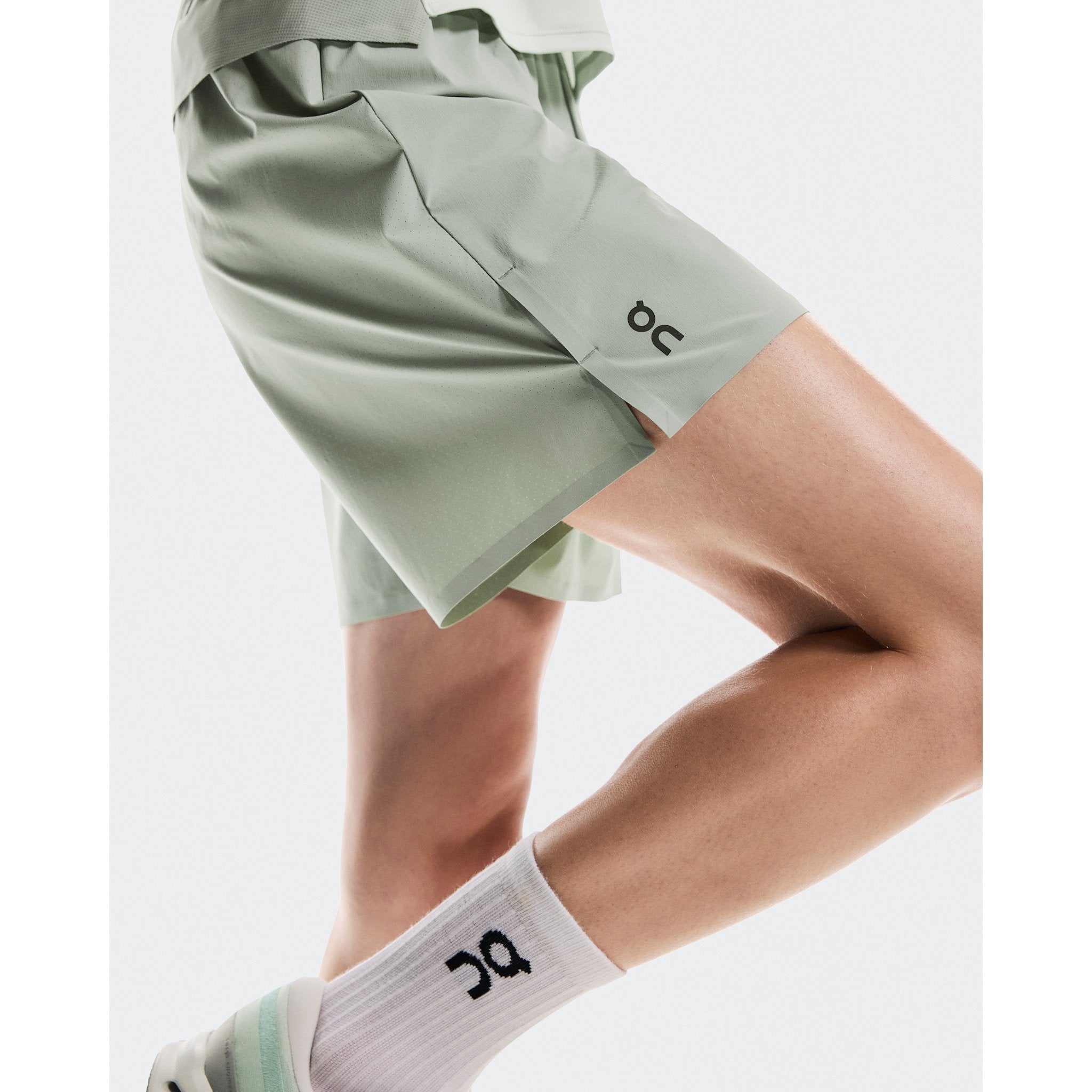 On 5" Performance Shorts Tin