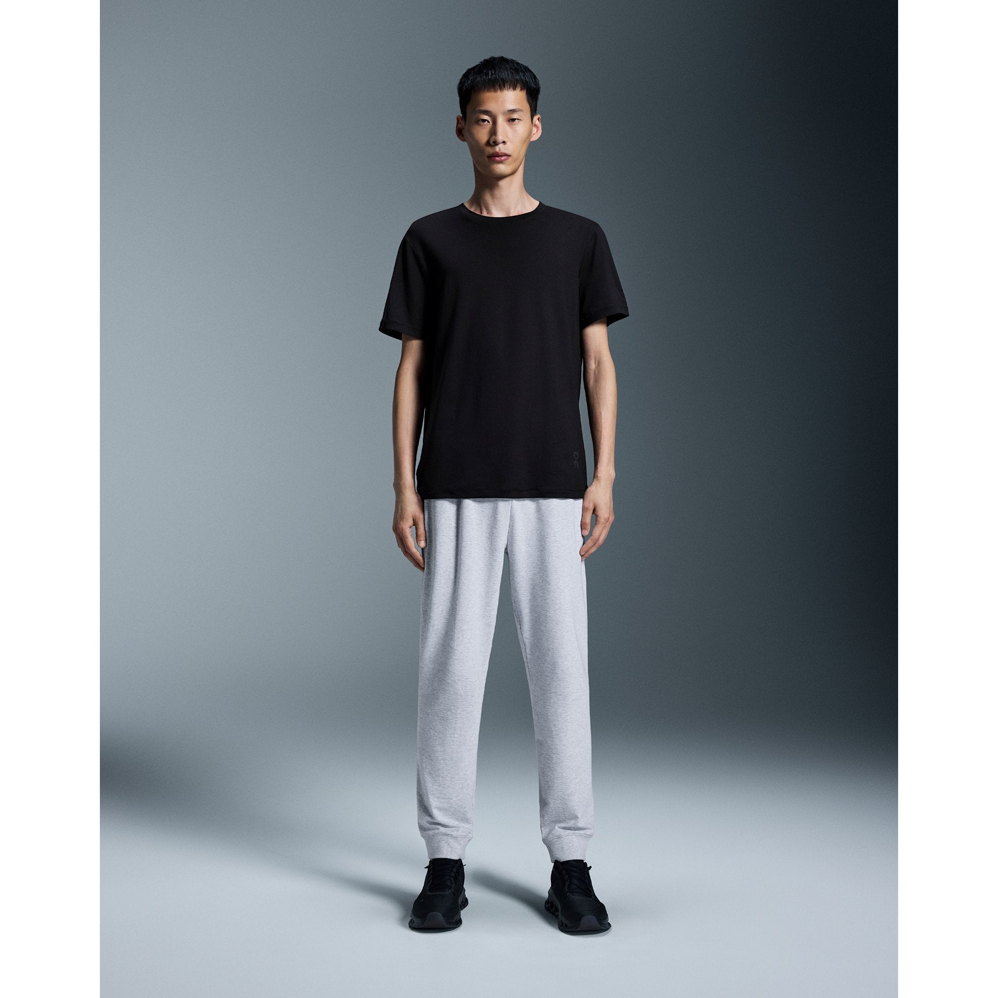 On Studio-T Black