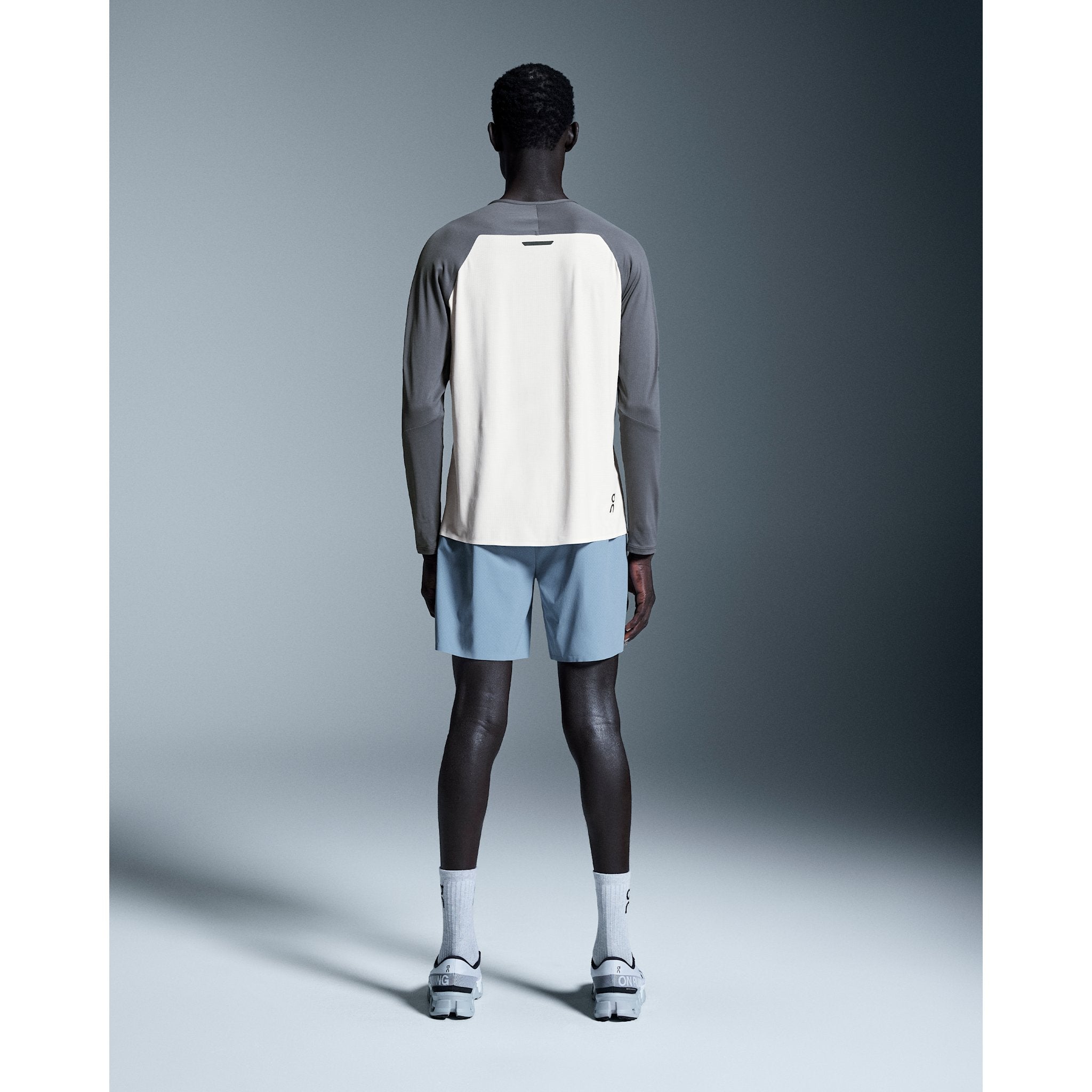 On 7" Performance Shorts Chambray