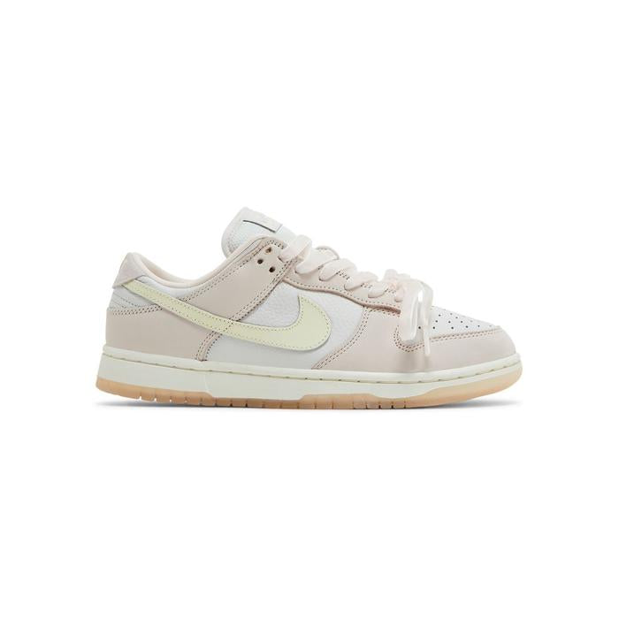 Nike Wmns Dunk Low 'Light Soft Pink'