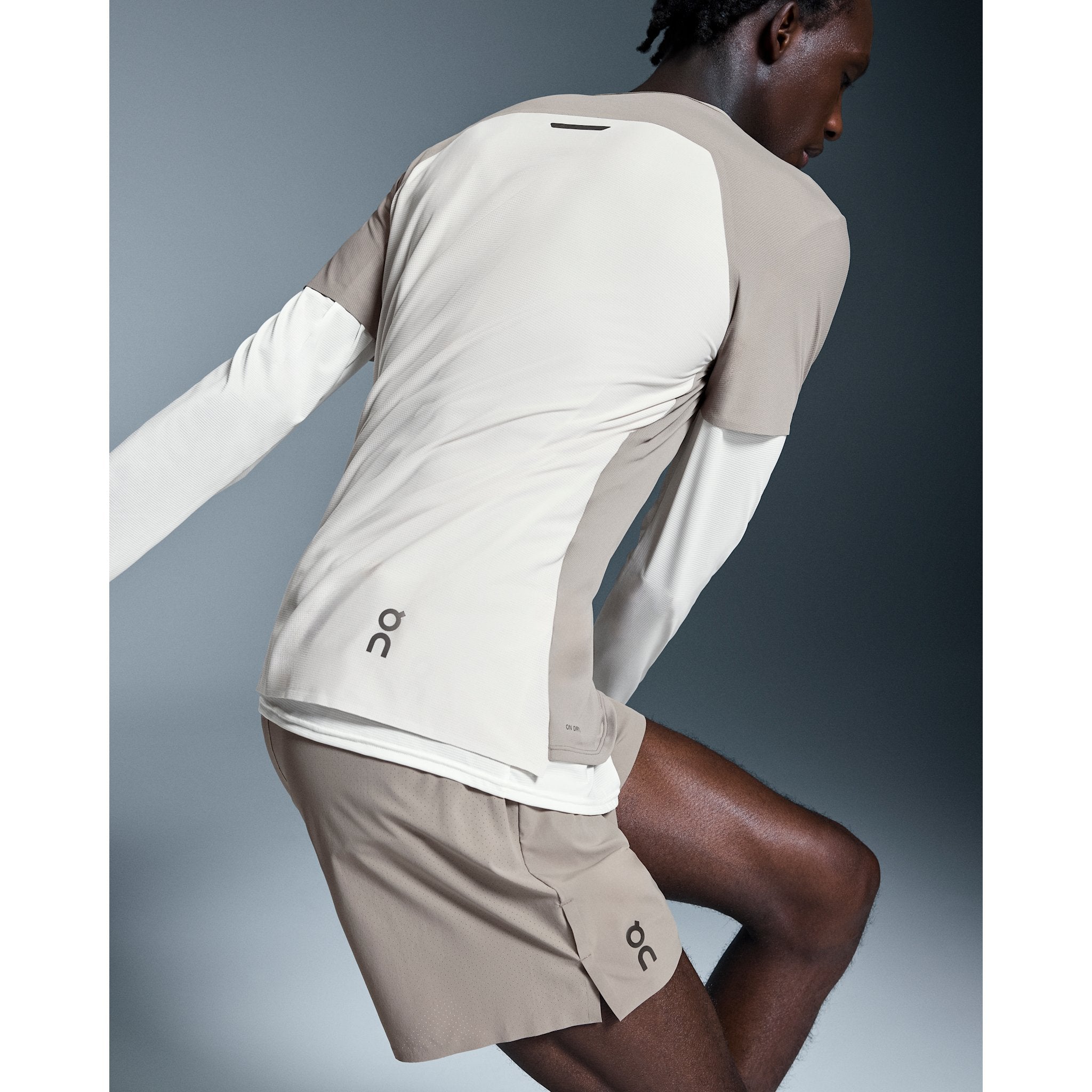 On 5" Performance Shorts Cinder