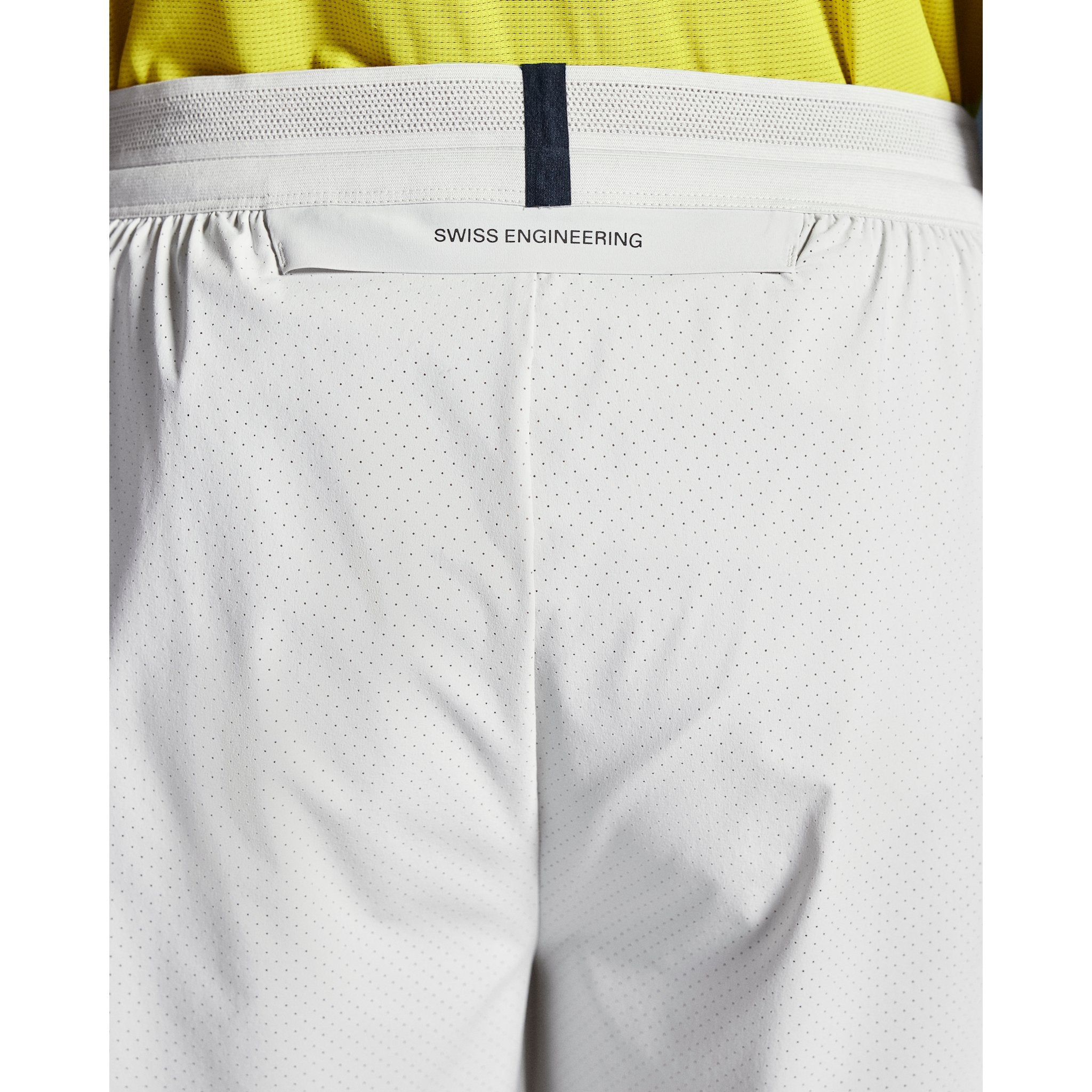 On 7" Performance Shorts Silver
