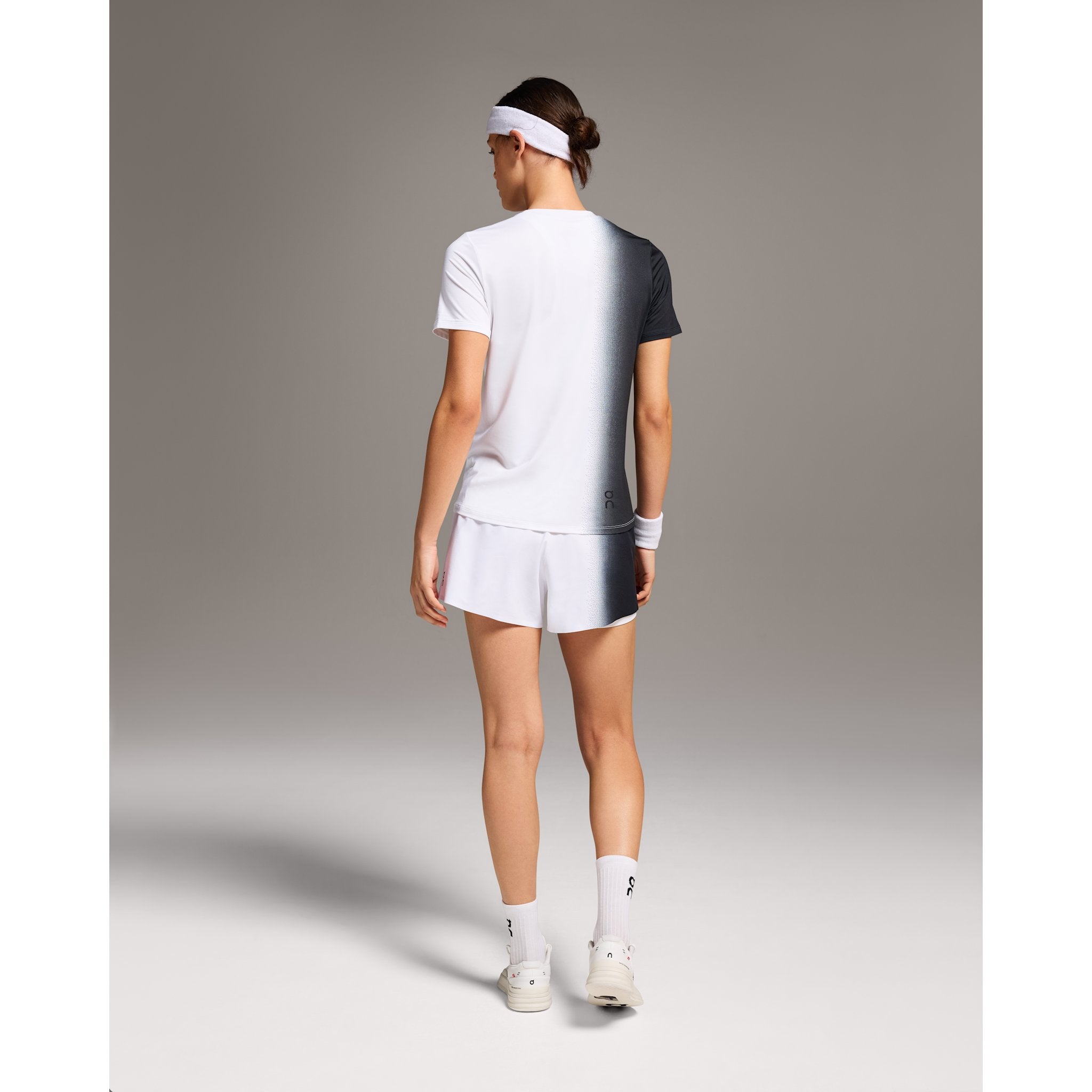 On Court Shorts Black | White