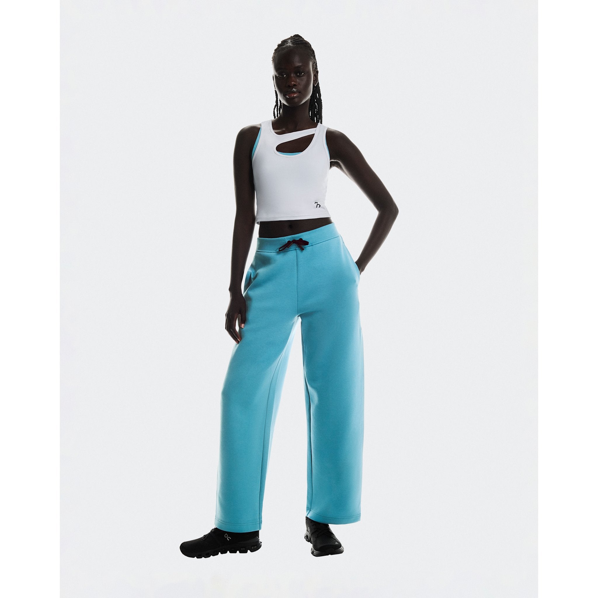 On Focus Tech Sweatpants Niagara