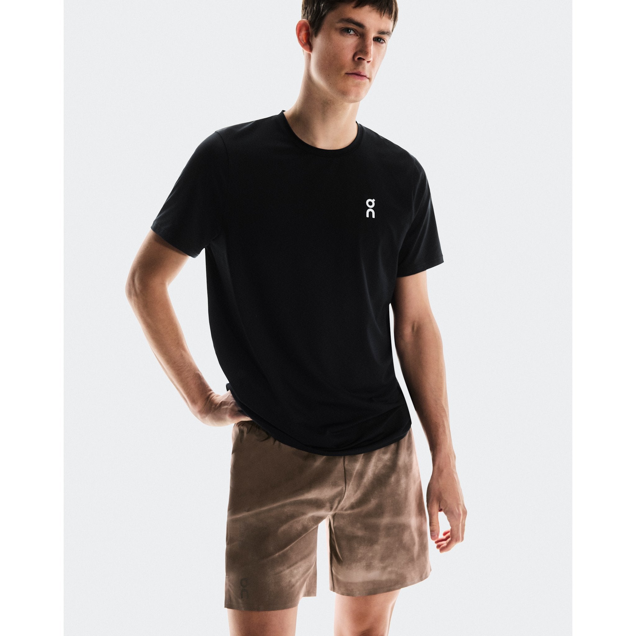 On 7" Performance Shorts AOP Cinder