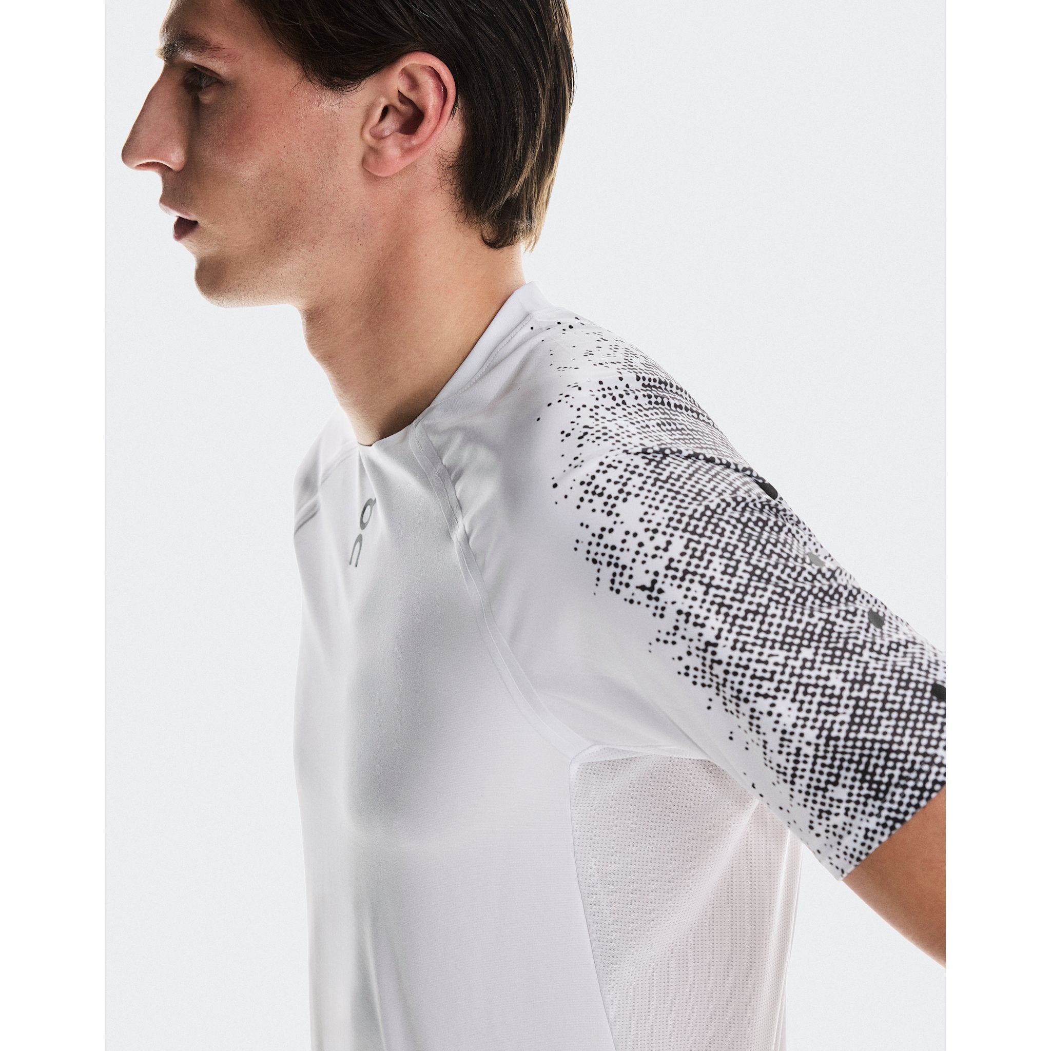 On Ultra-T White | Iron