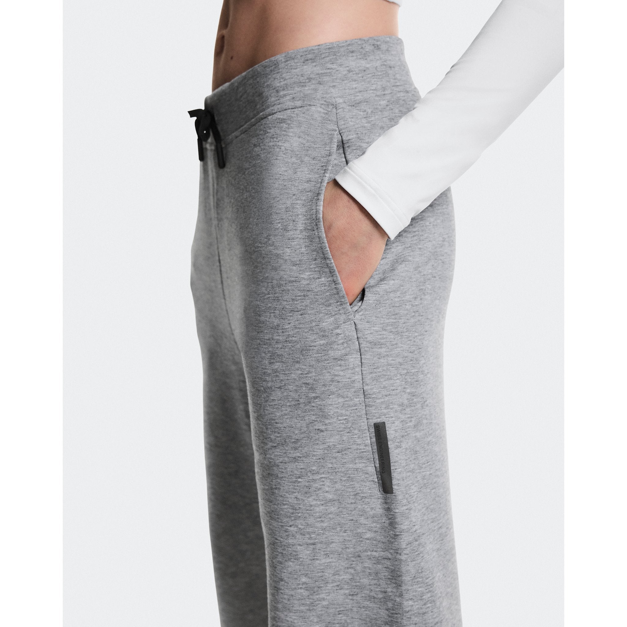On Focus Tech Sweatpants Basalt