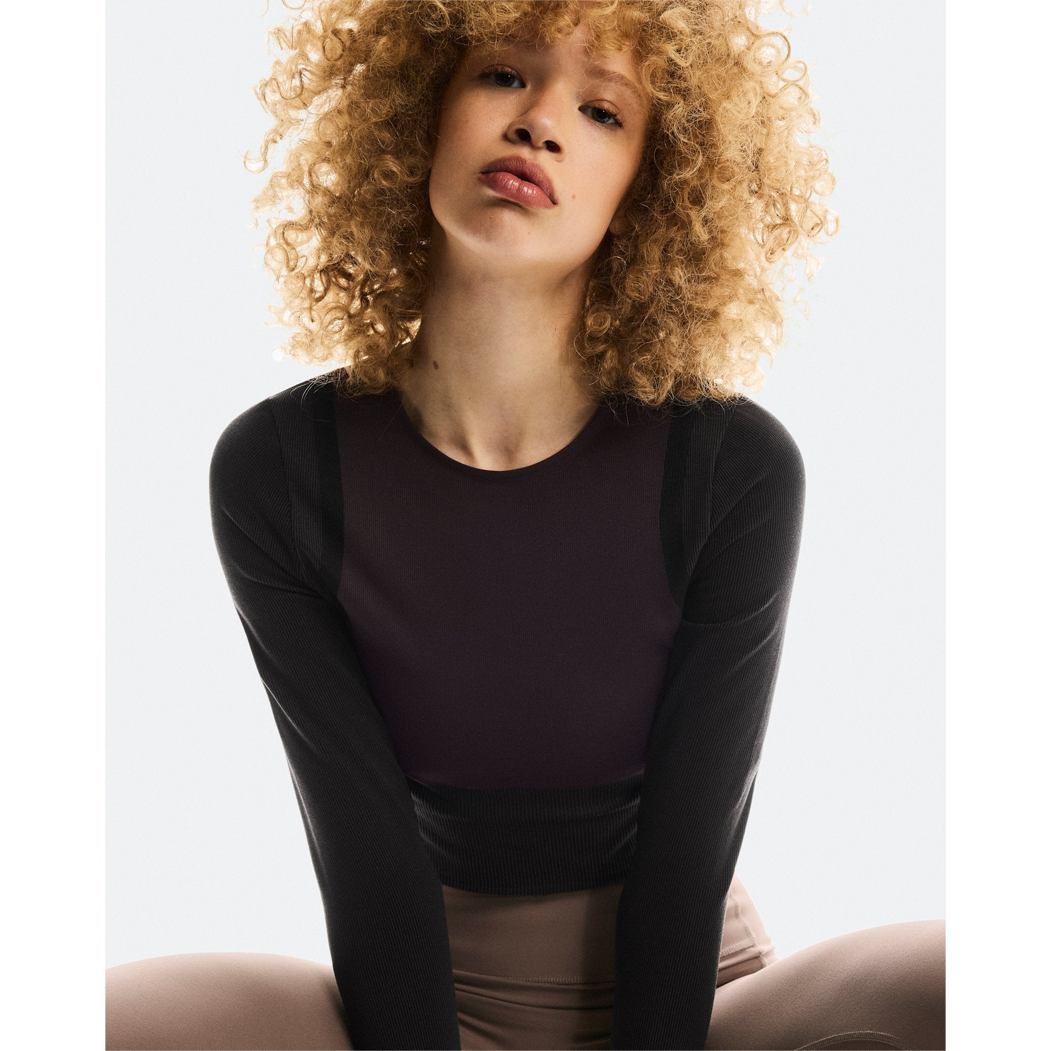 On Studio Knit Long-T Crop Pebble | Black