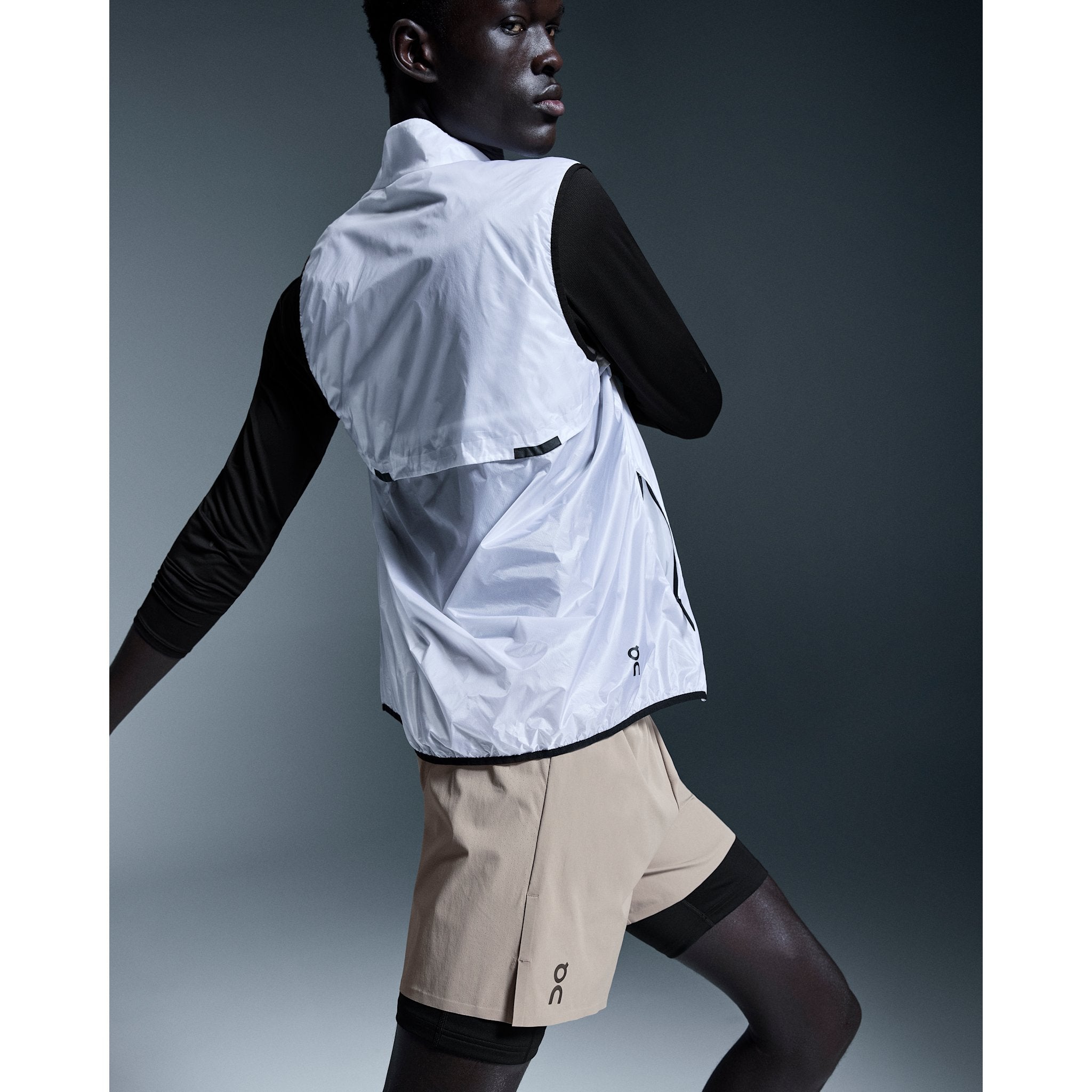 On 5" Performance 2/1 Shorts Cinder | Black