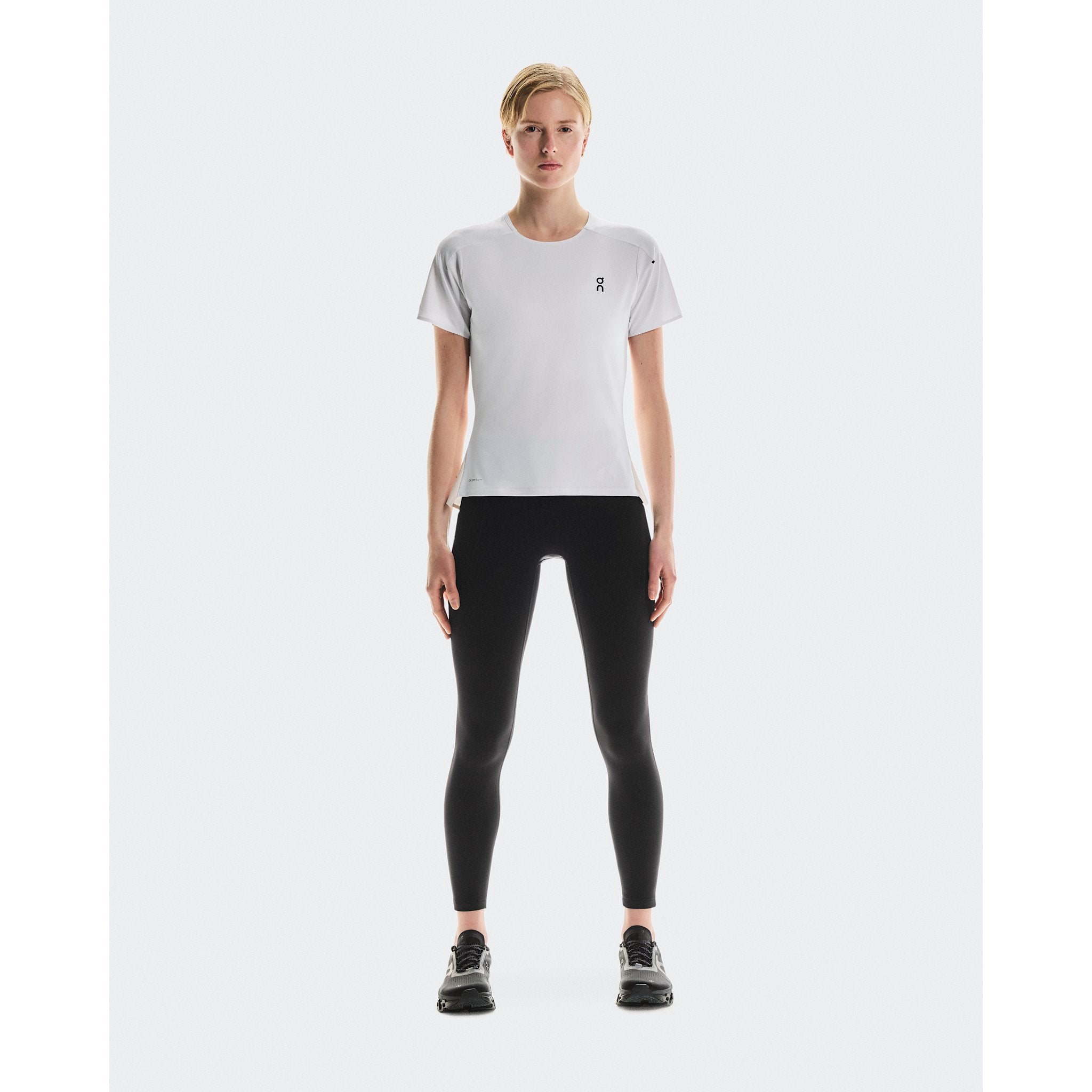 On Performance-T White | Silver
