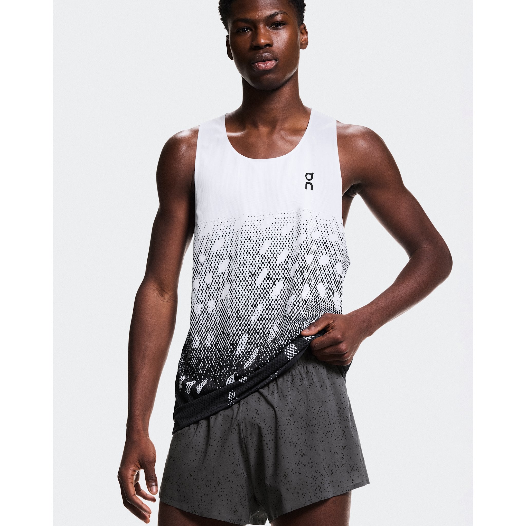 On Zero Shorts Iron | Black