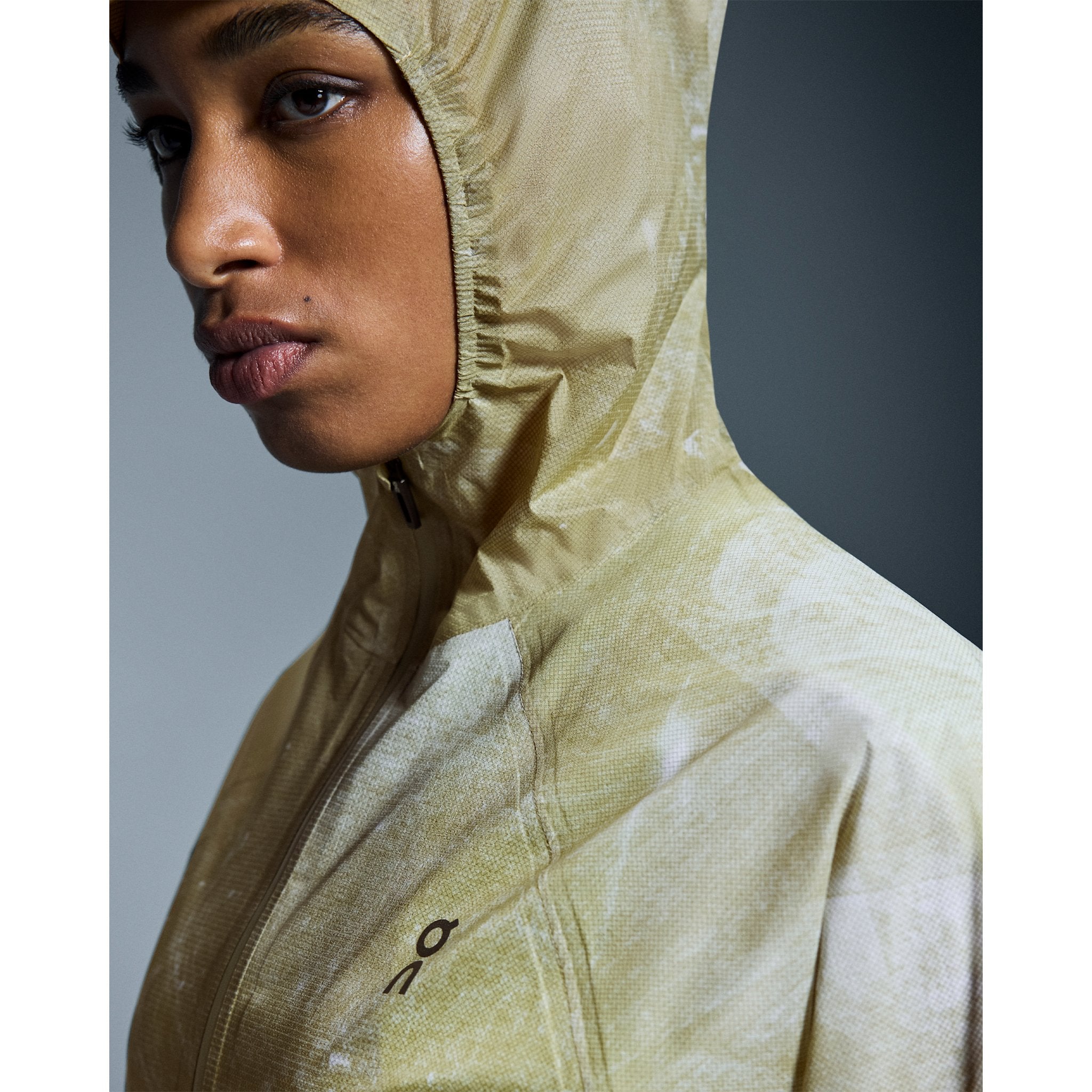 On Ultra Jacket White | Caper