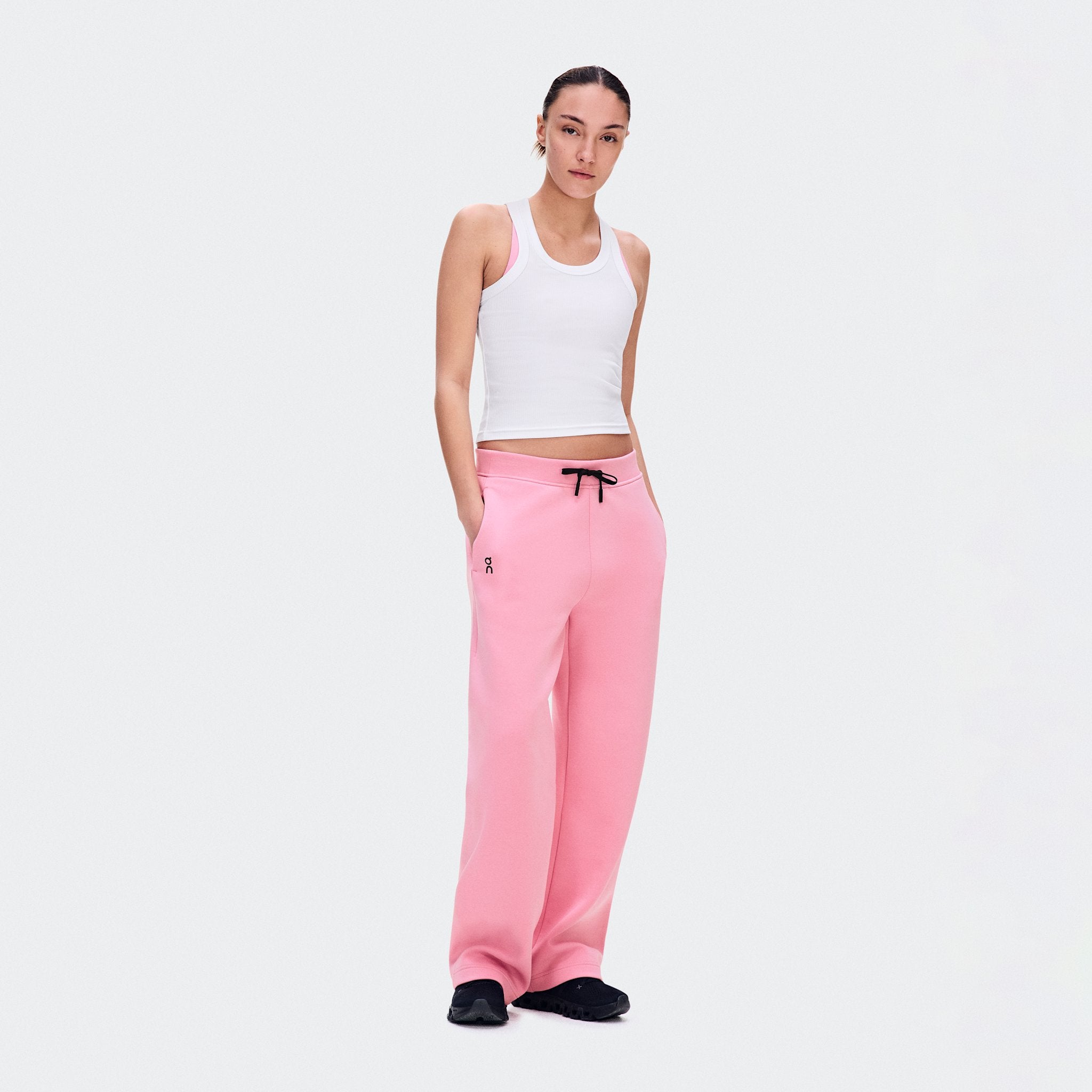 On Focus Tech Sweatpants Magnolia