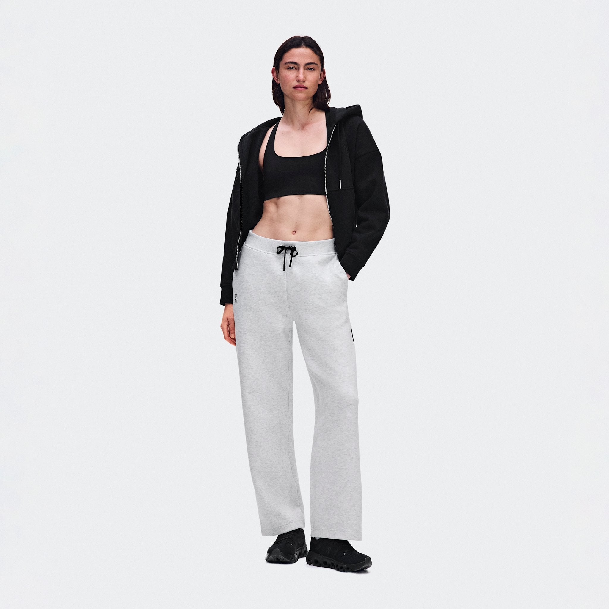 On Focus Tech Sweatpants Crater
