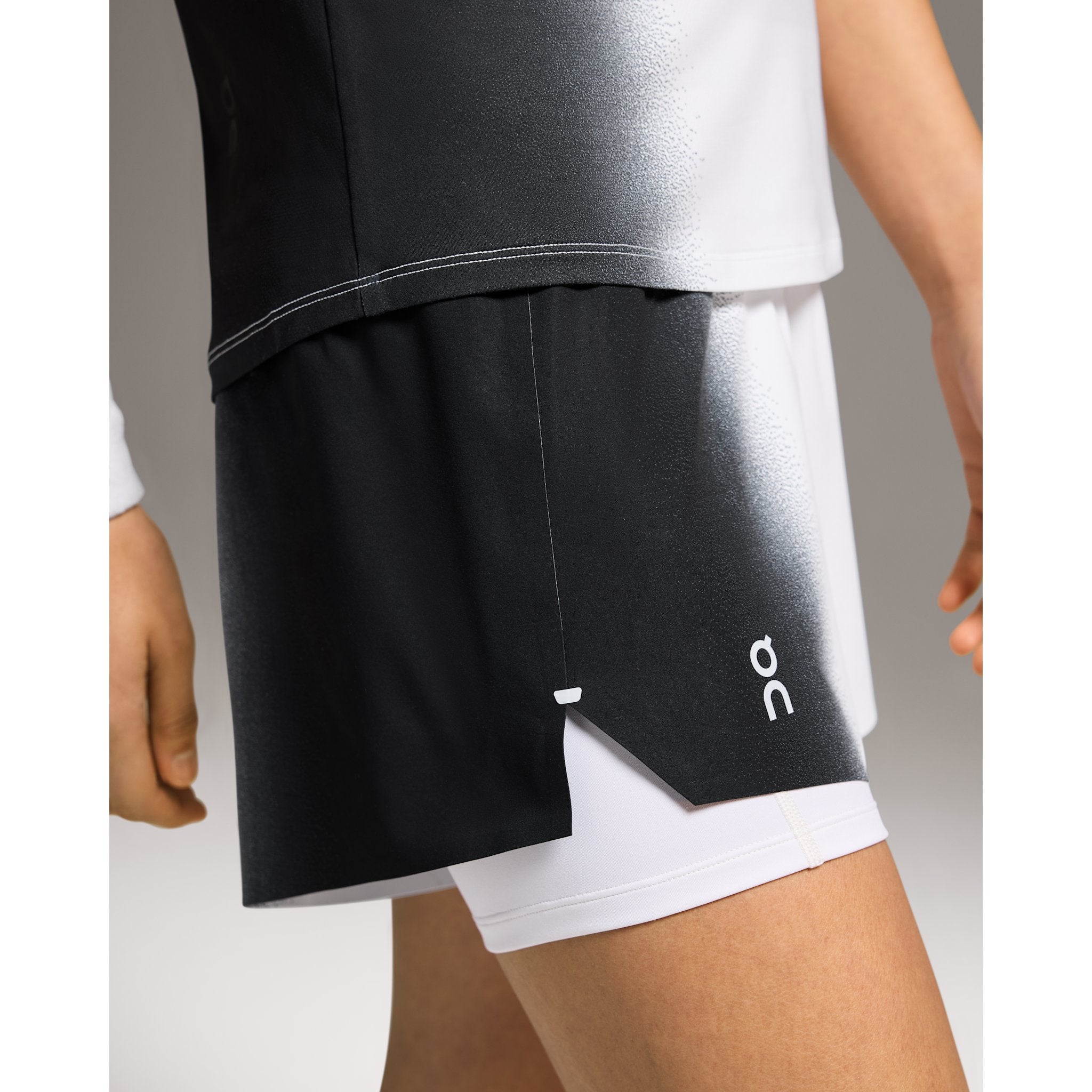 On Court Shorts Black | White