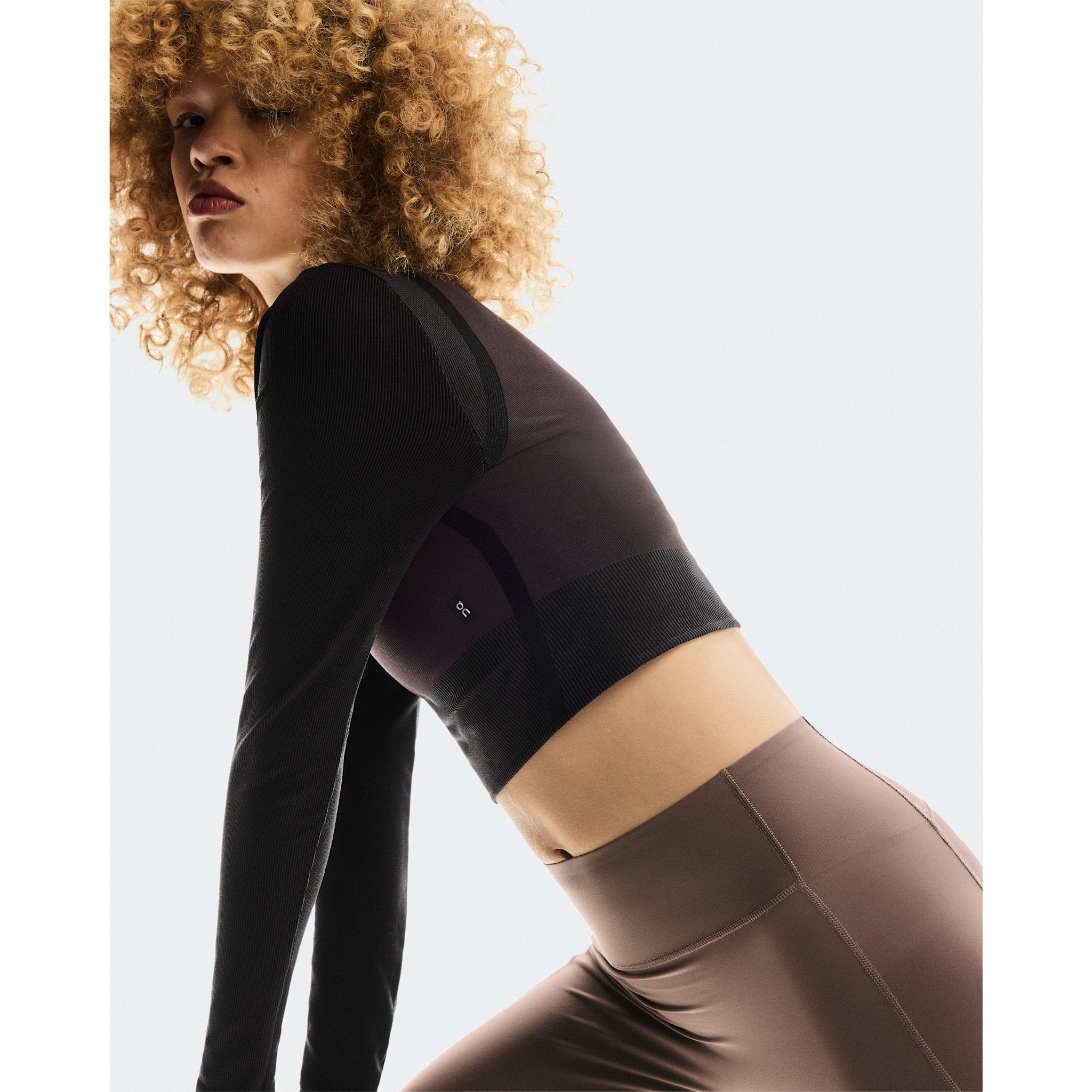On Studio Knit Long-T Crop Pebble | Black