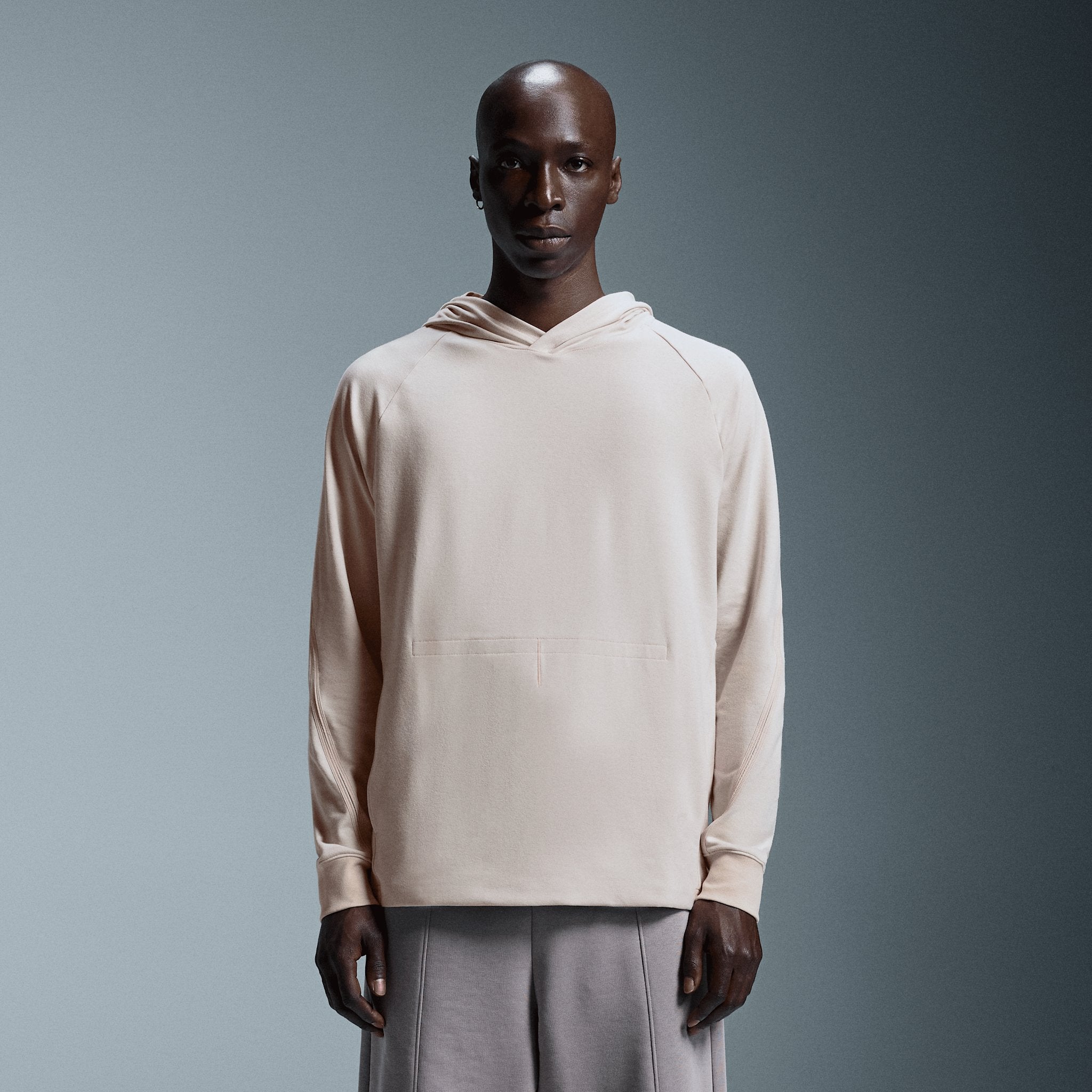 On Movement Hoodie Sand