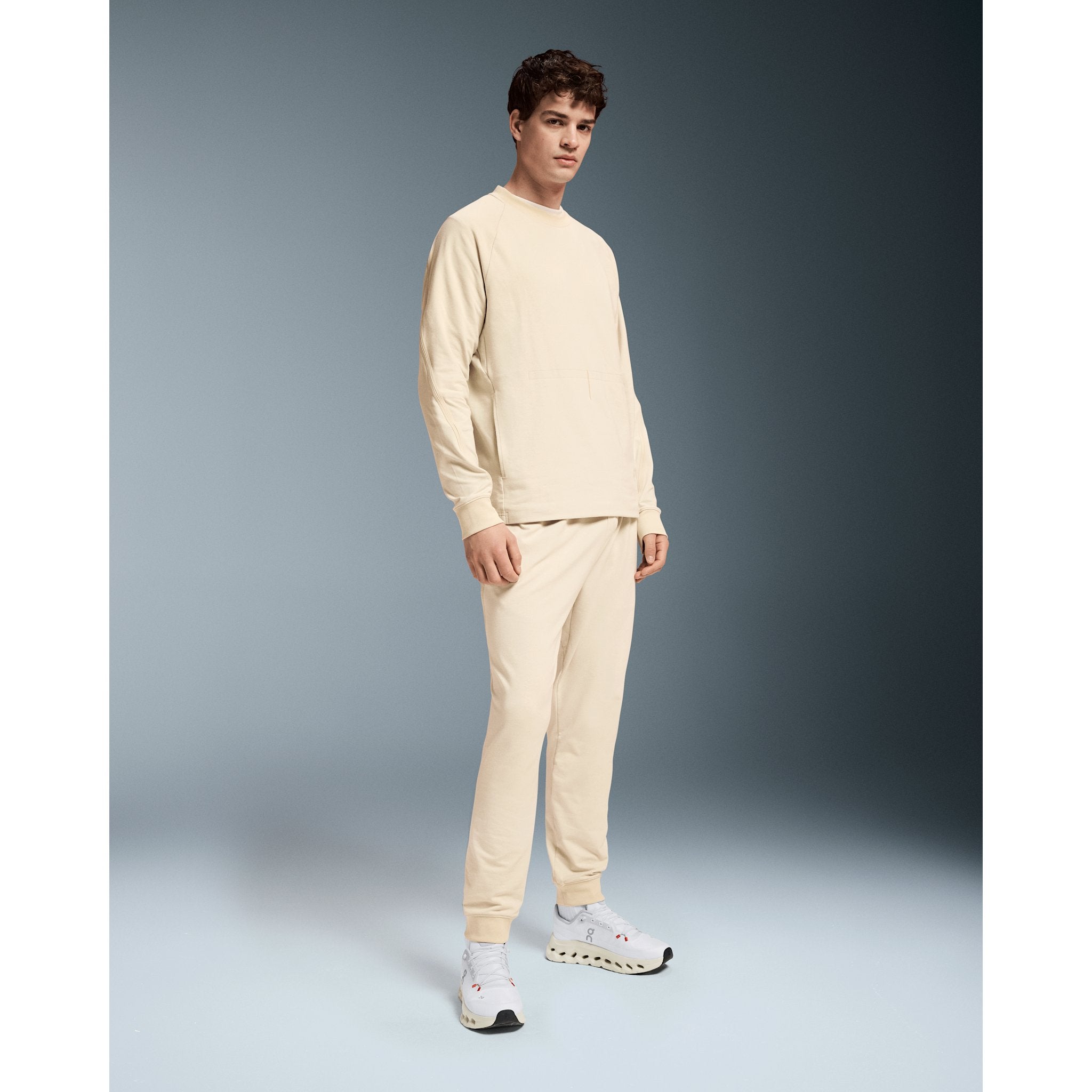 On Movement Joggers Sand