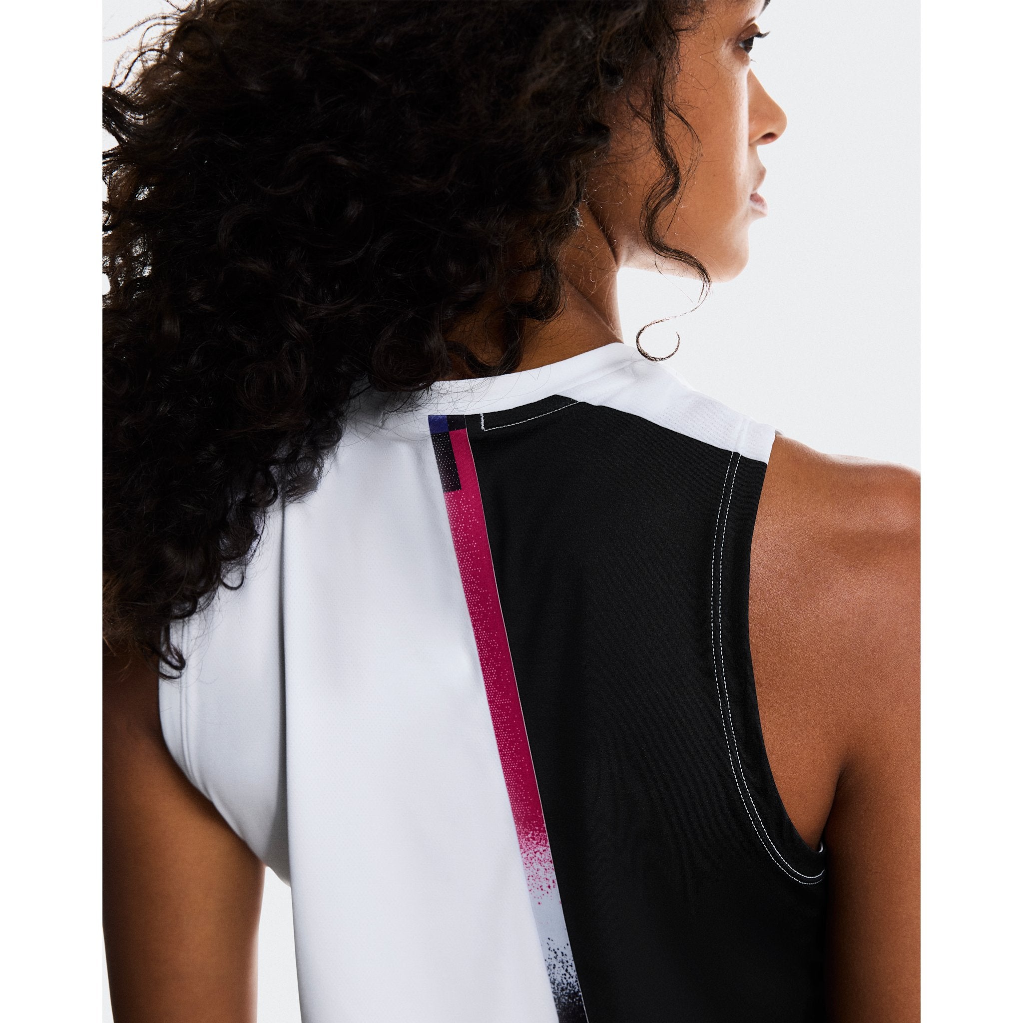 On Court Tank White | Black