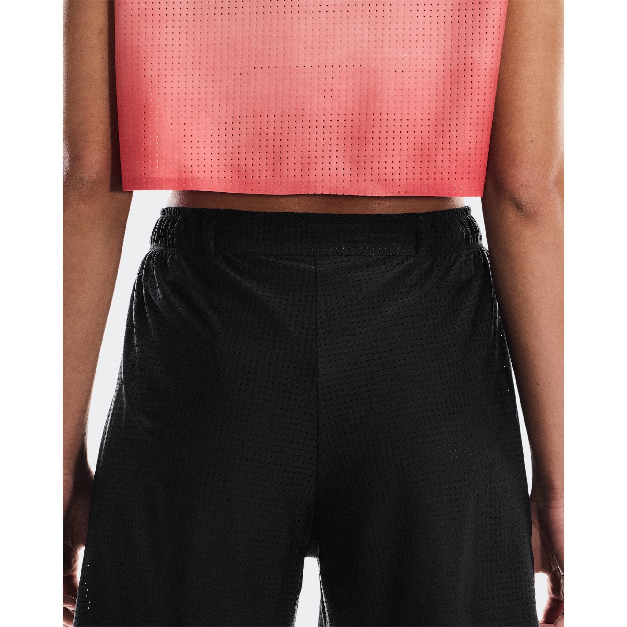 On Pace Mesh Shorts Black