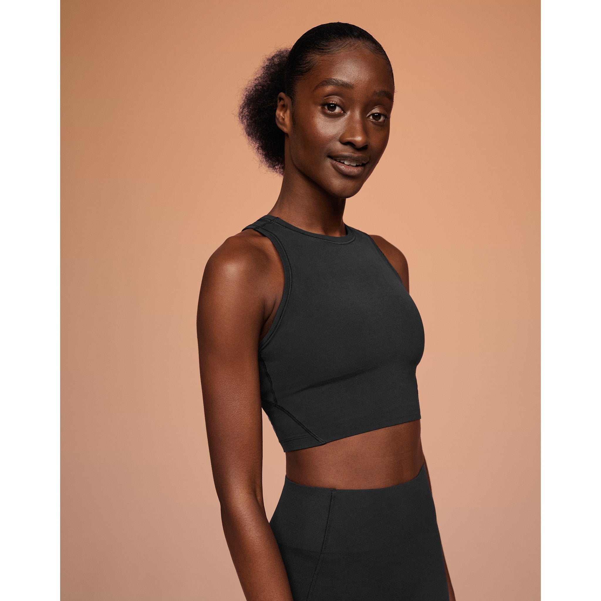 On Movement Crop Black