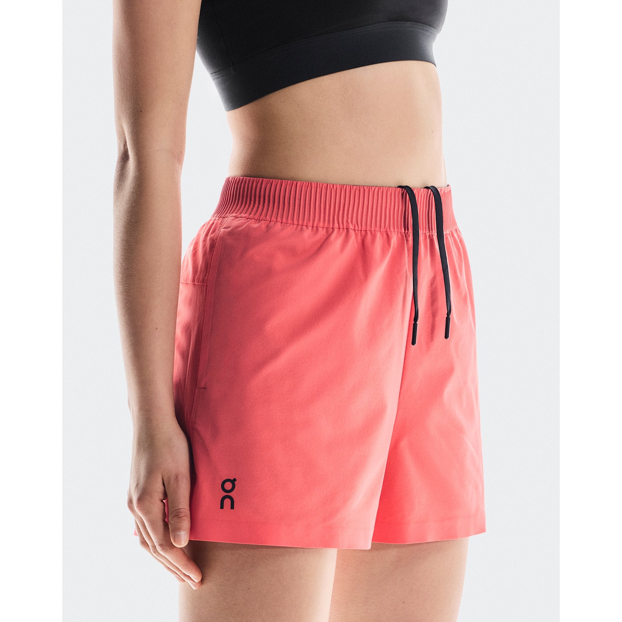 On Focus Shorts Coral