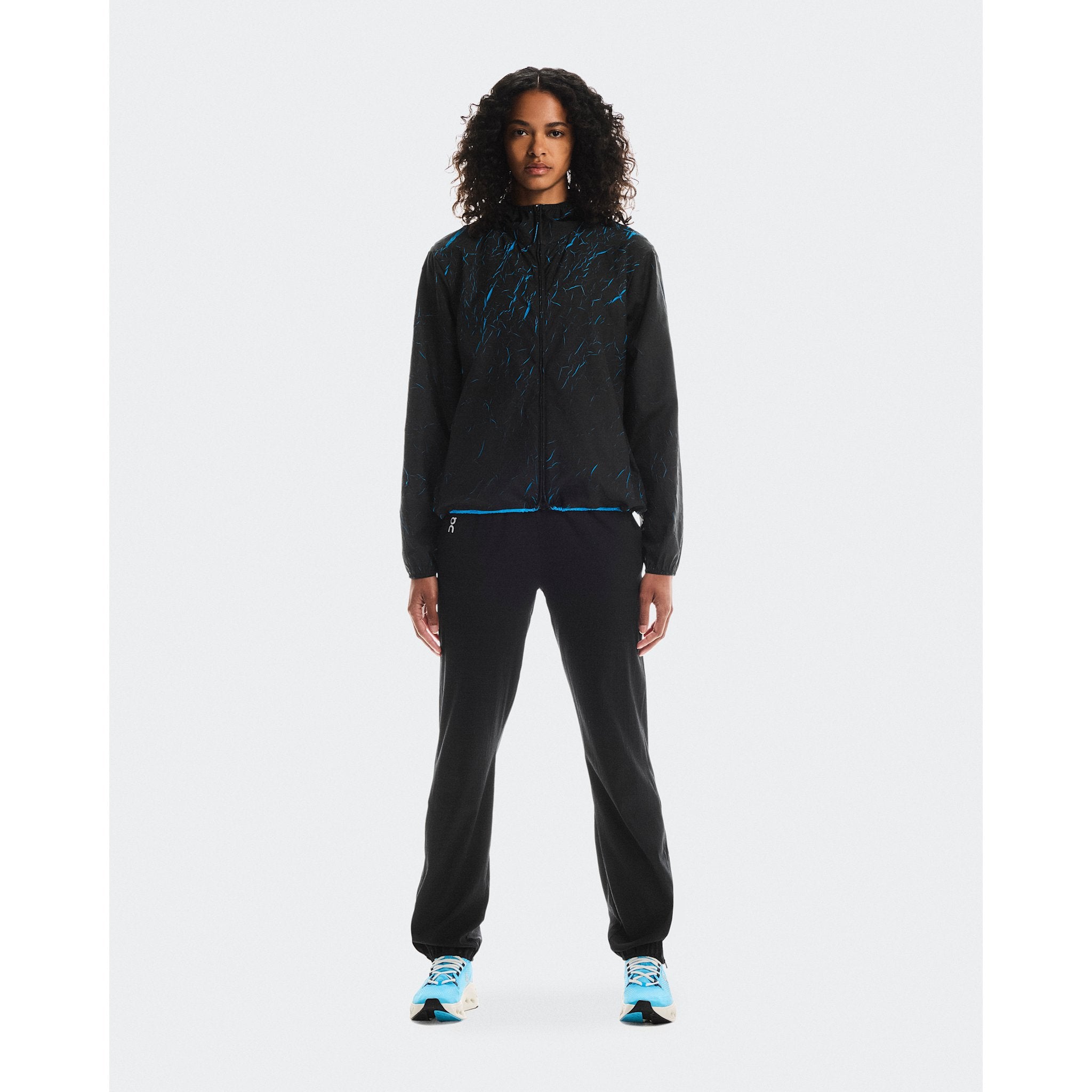 On Pace Run Jacket Malibu | Black