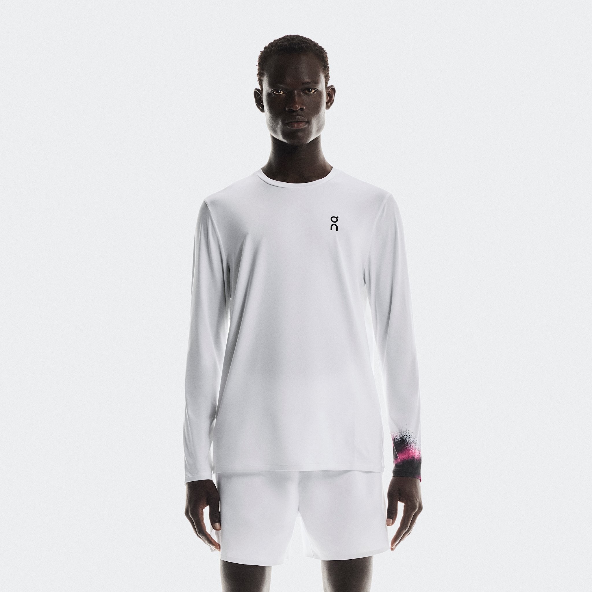 On Court Long-T White | Black