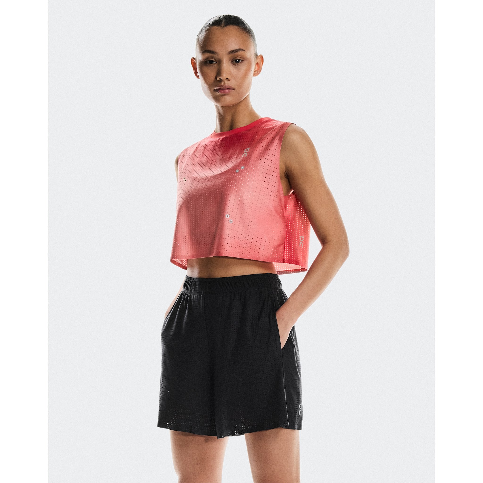 On Pace Mesh Shorts Black