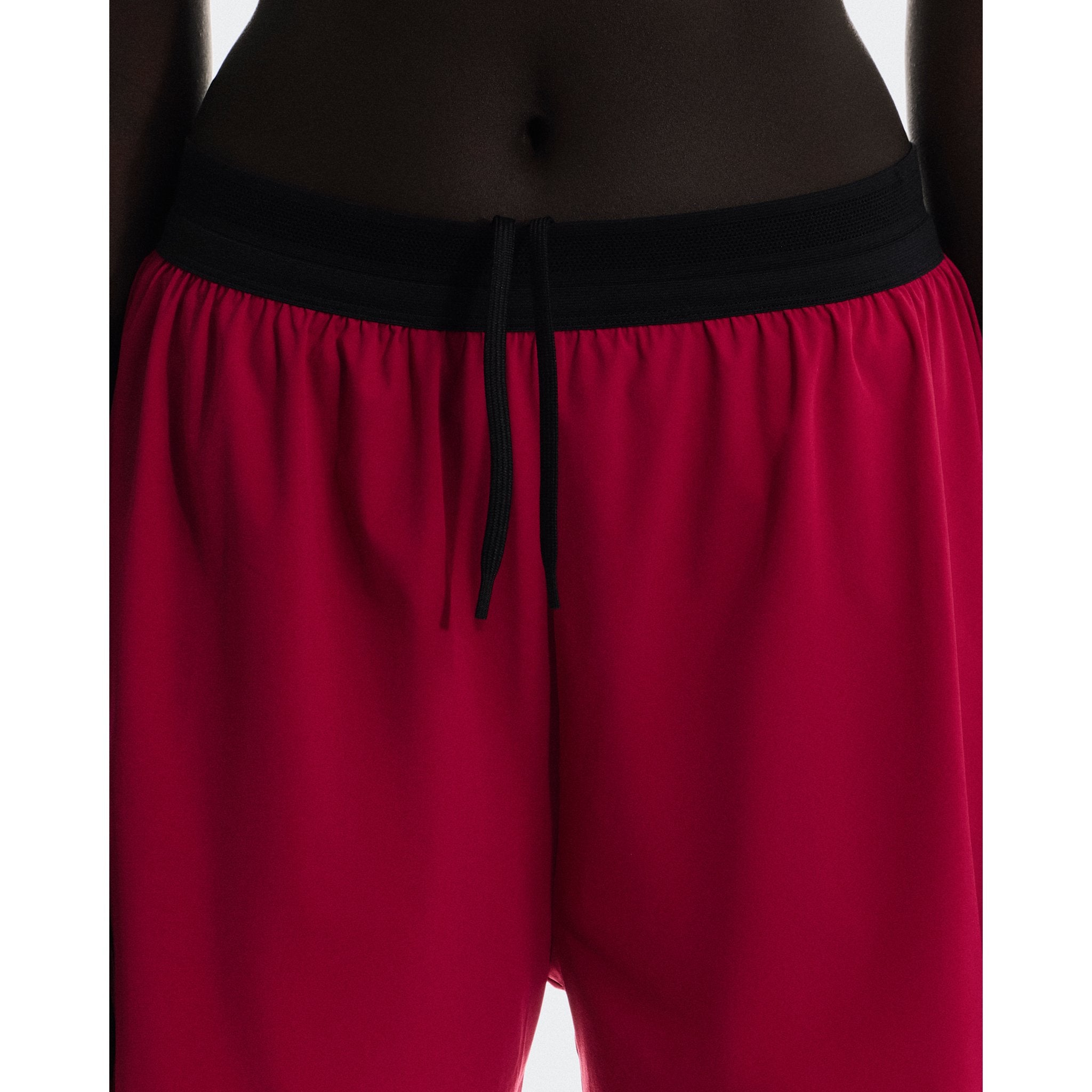 On 3" Performance 2/1 Shorts Grenadine | Black