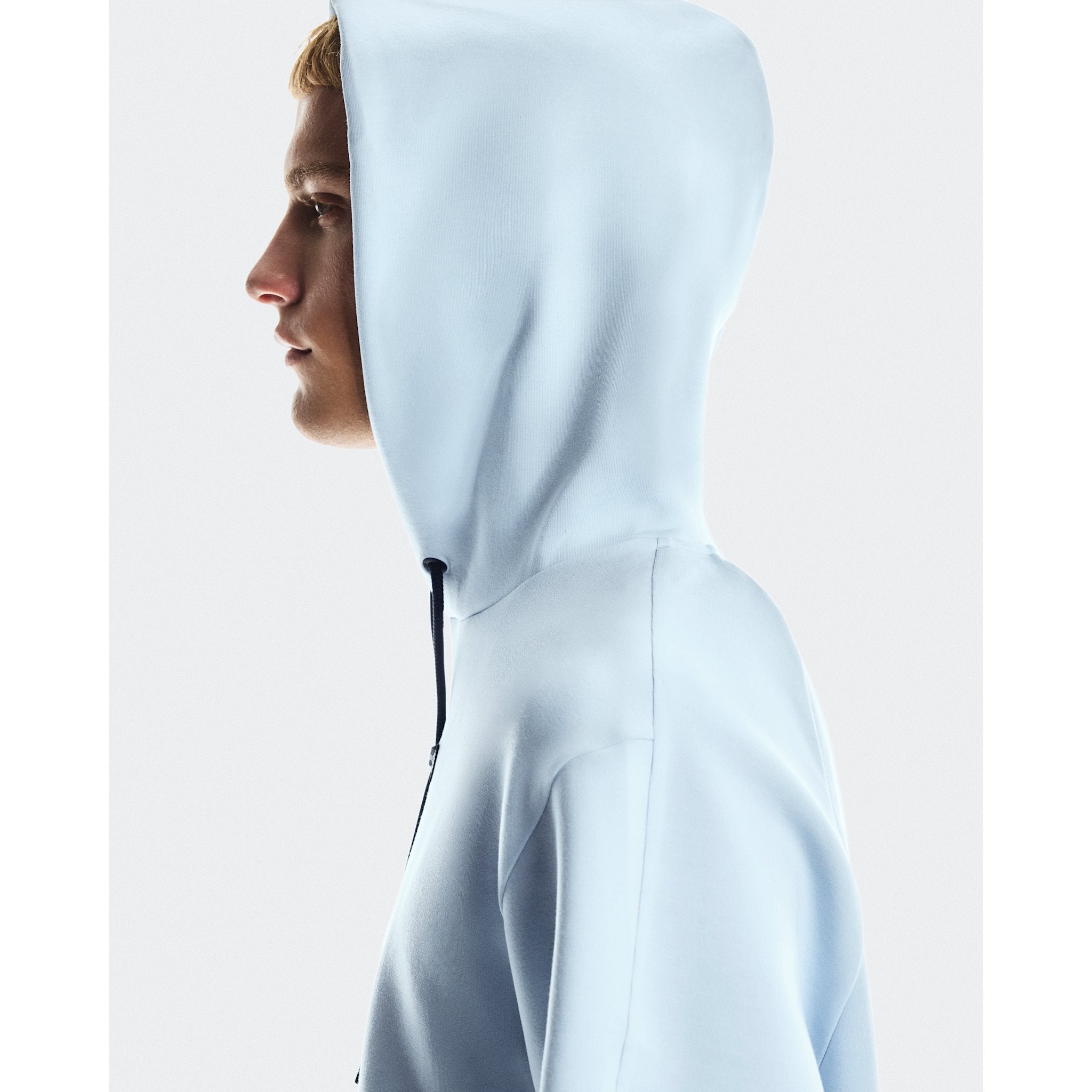 On Focus Tech Hoodie Arctic