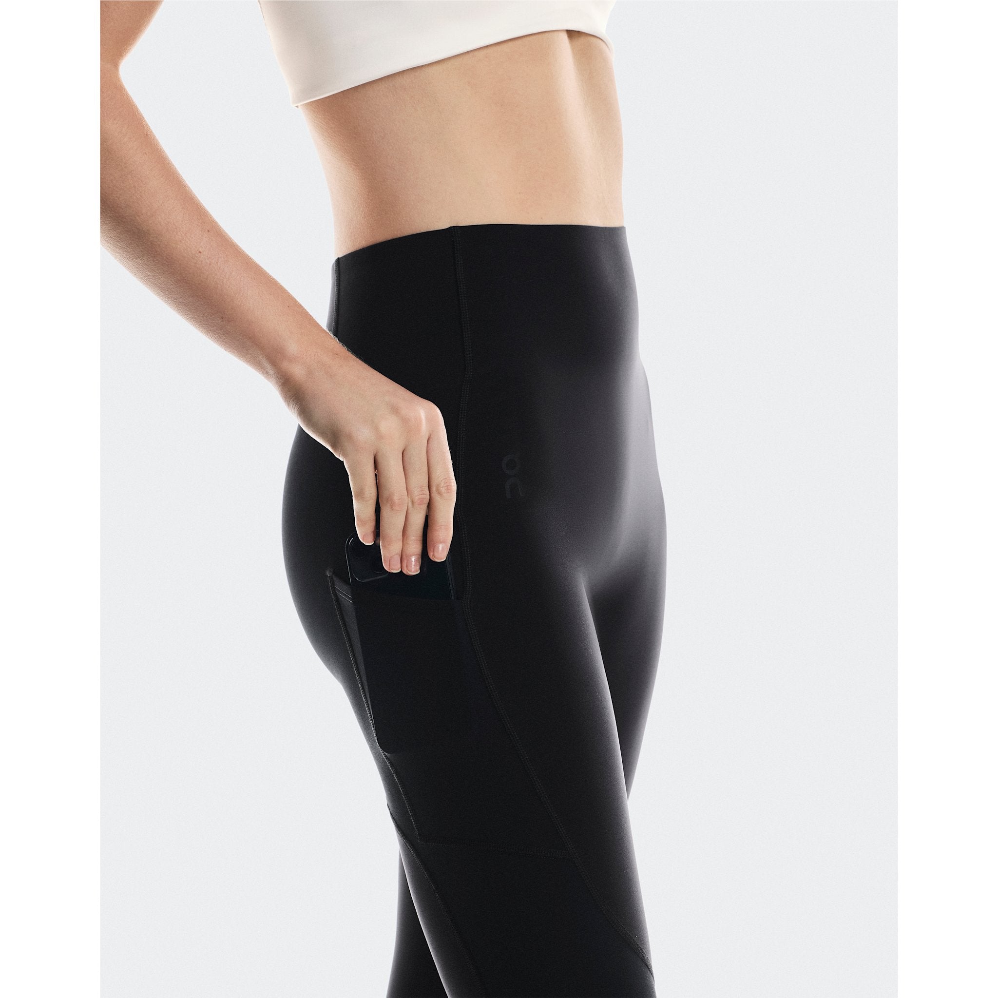 On Trek Tight Black