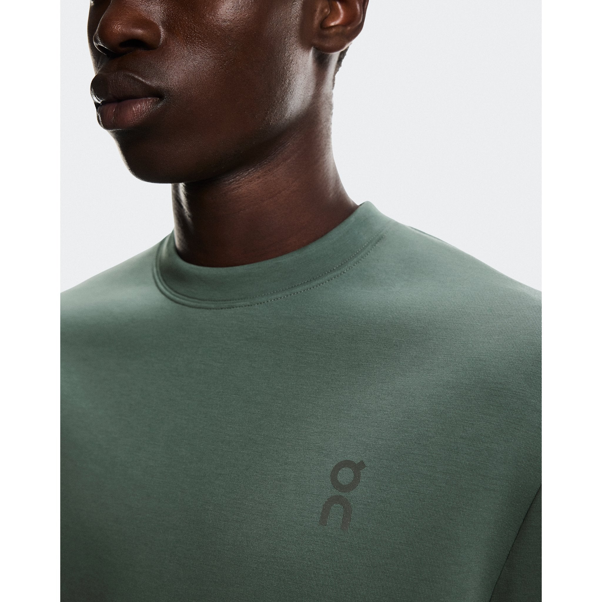 On Focus Tech Crew Olive