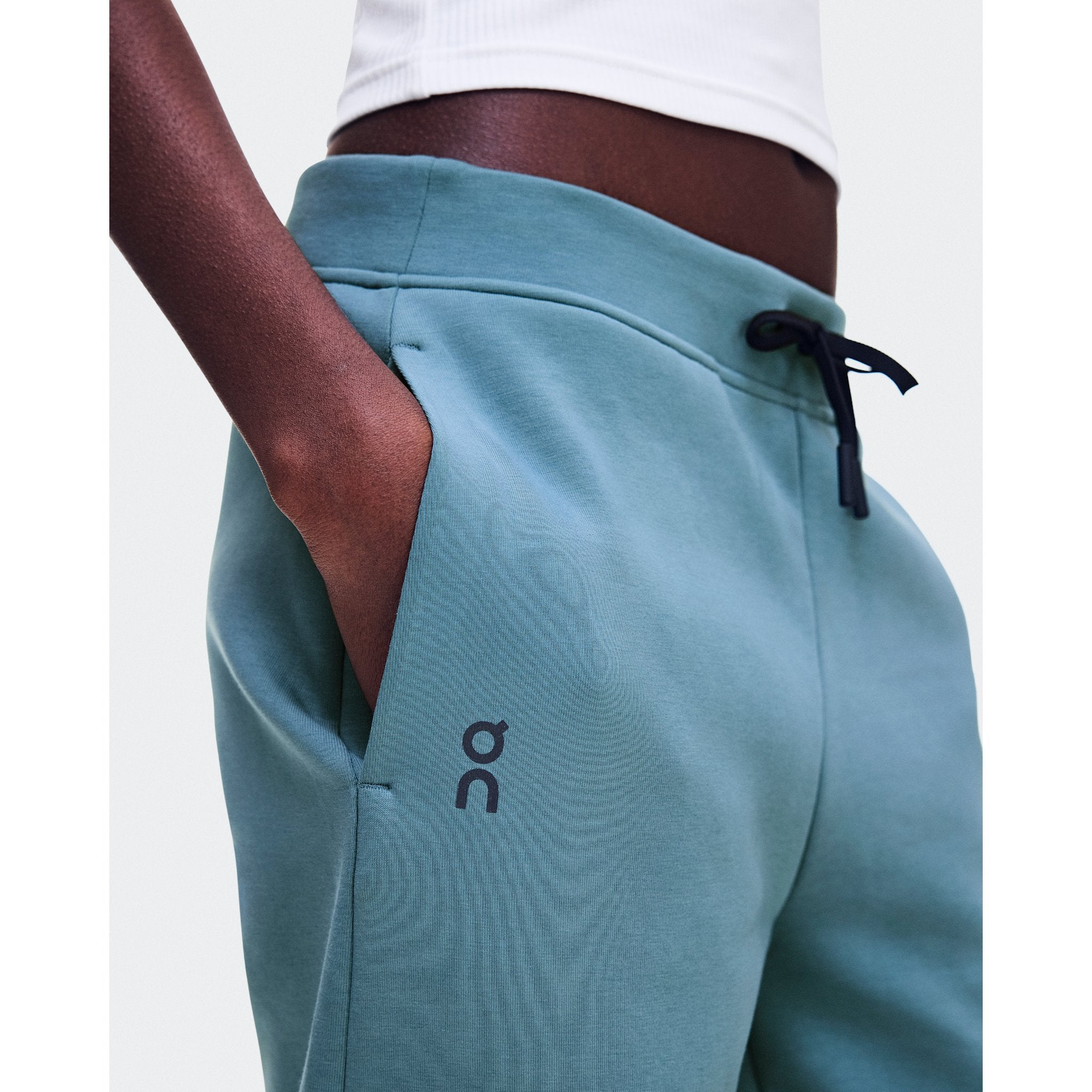 On Focus Tech Sweatpants Agave