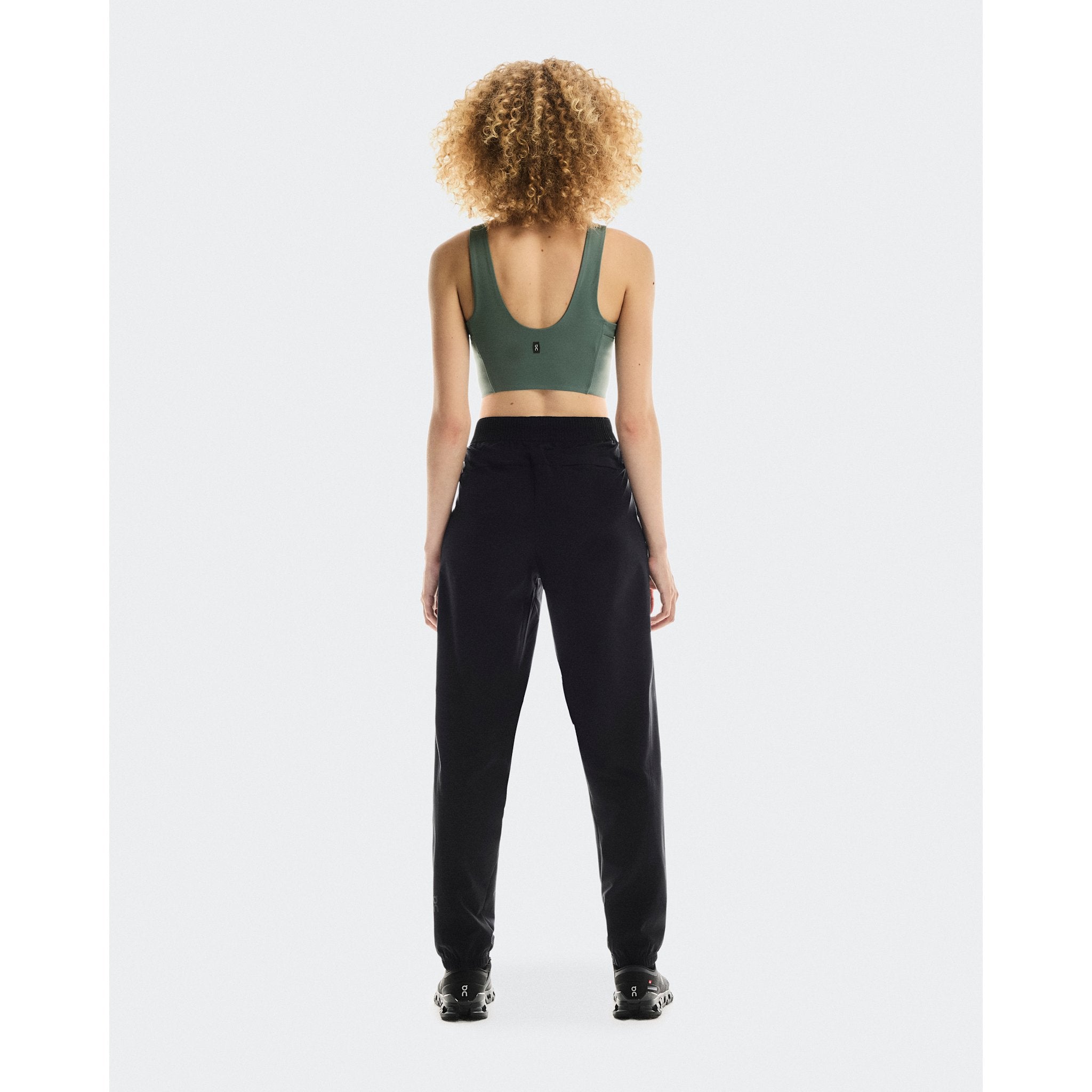 On Core 2-in-1 Crop Olive