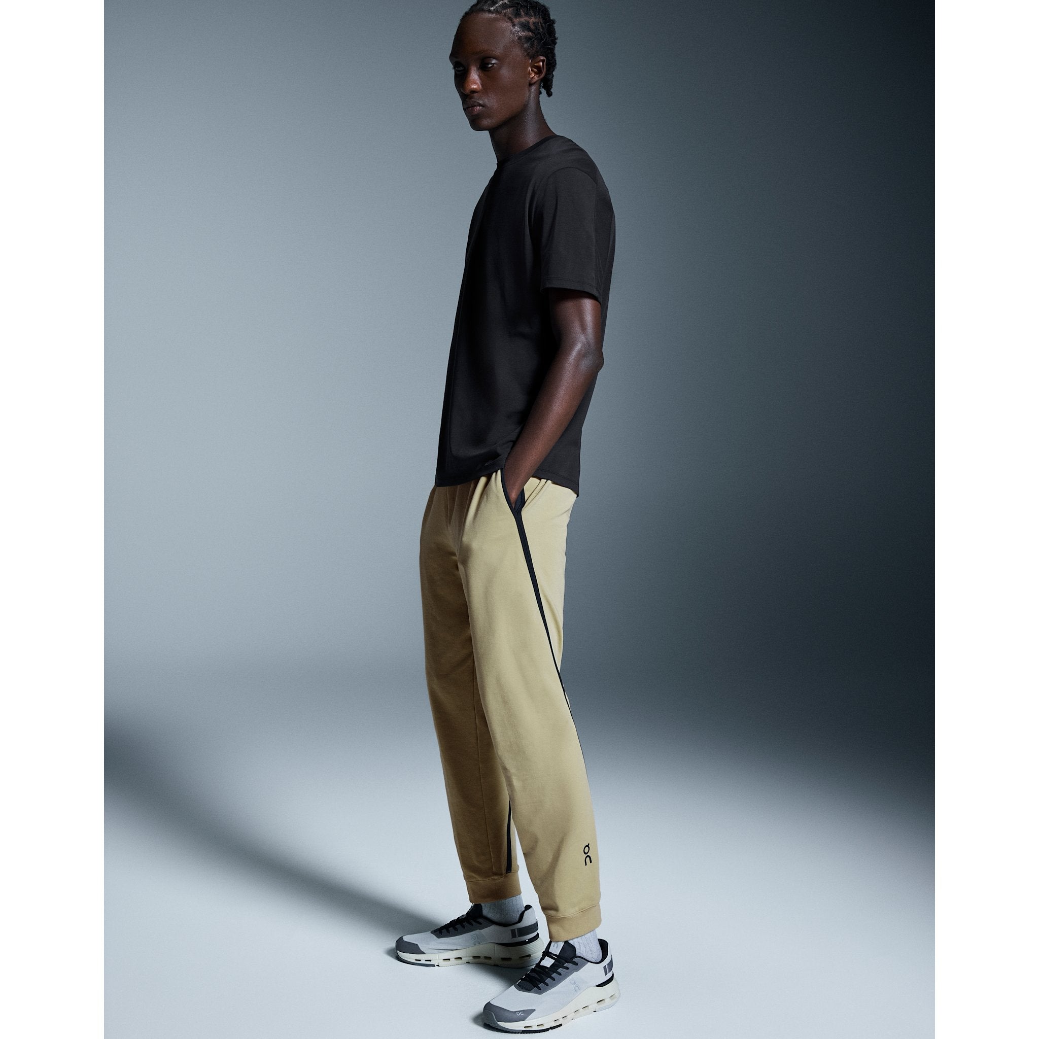 On Studio Joggers Caper