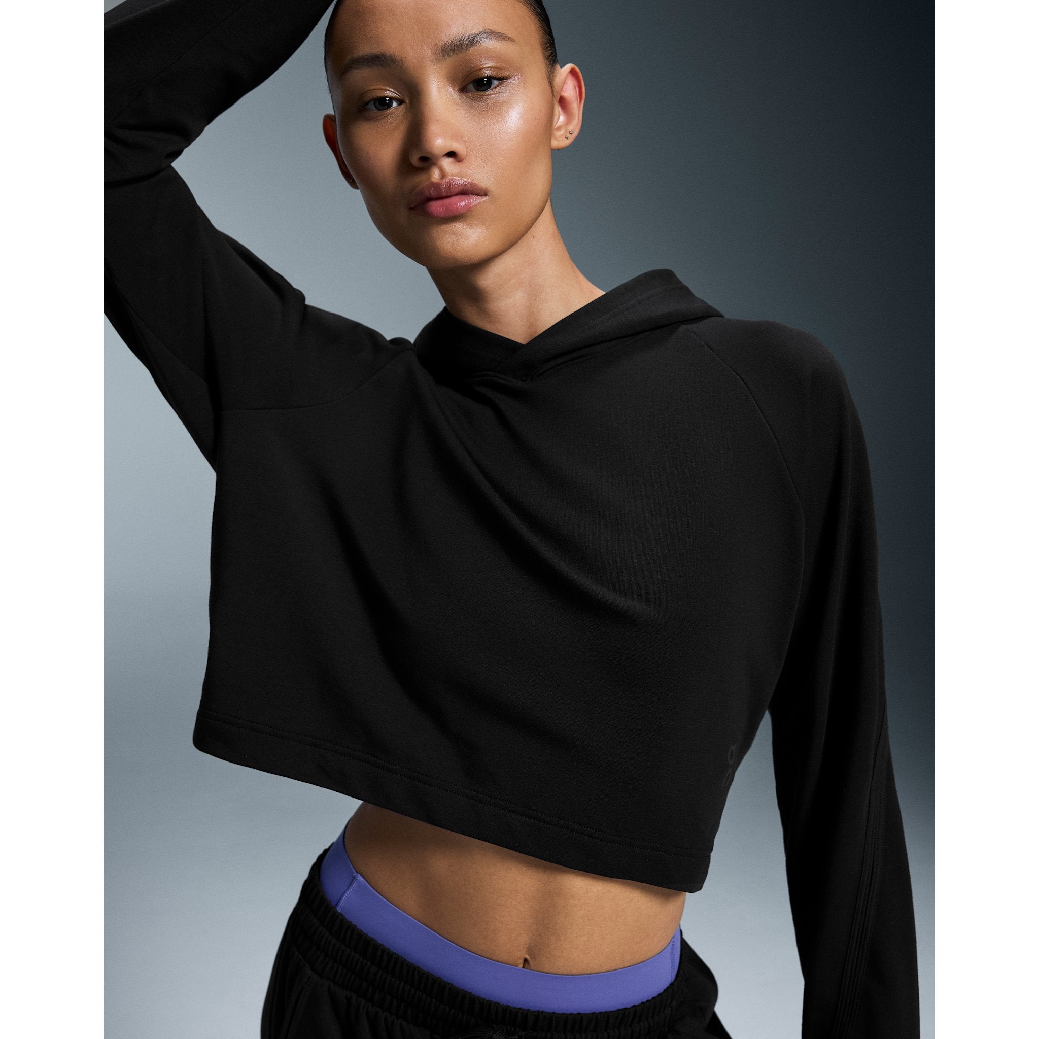 On Movement Hoodie Black