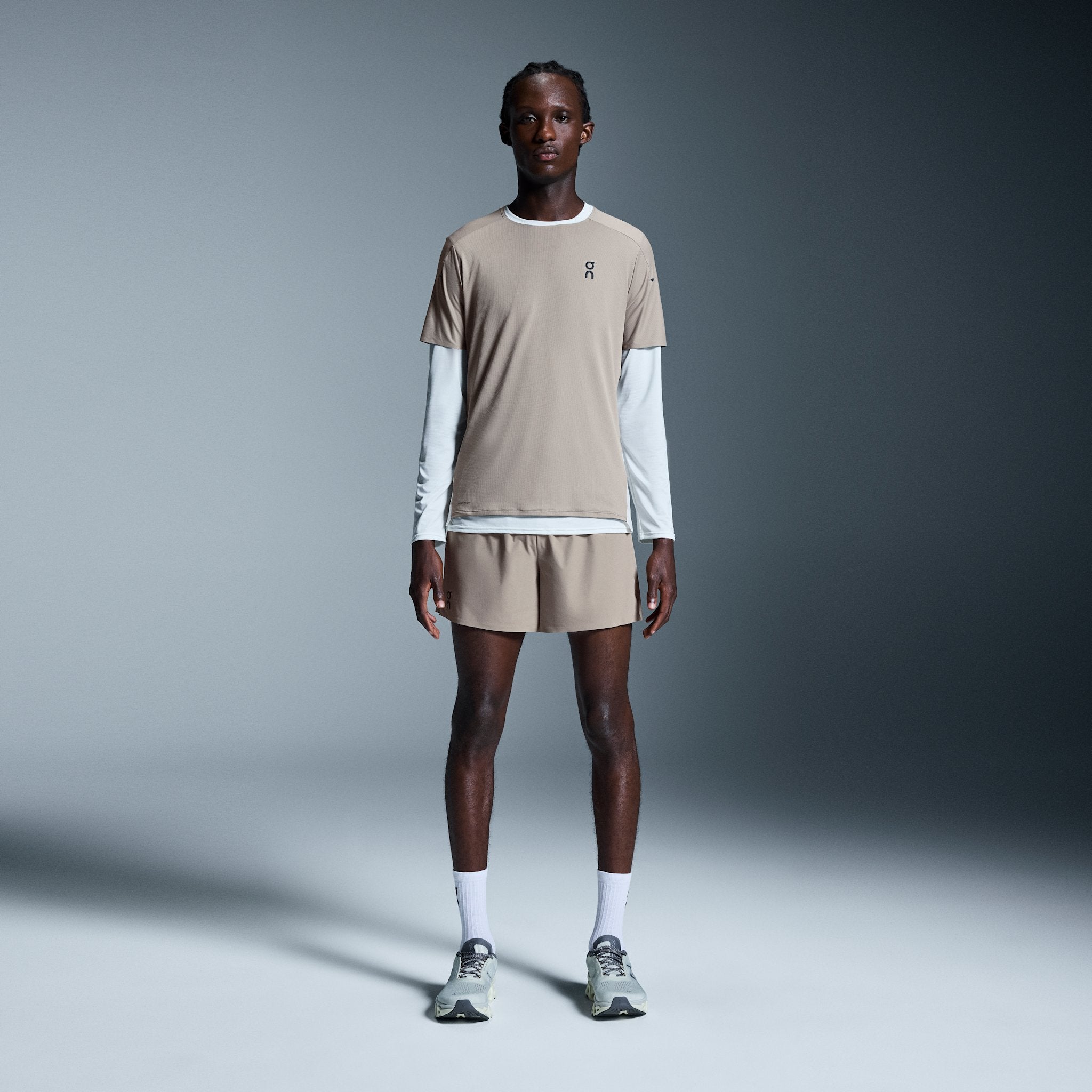 On 5" Performance Shorts Cinder