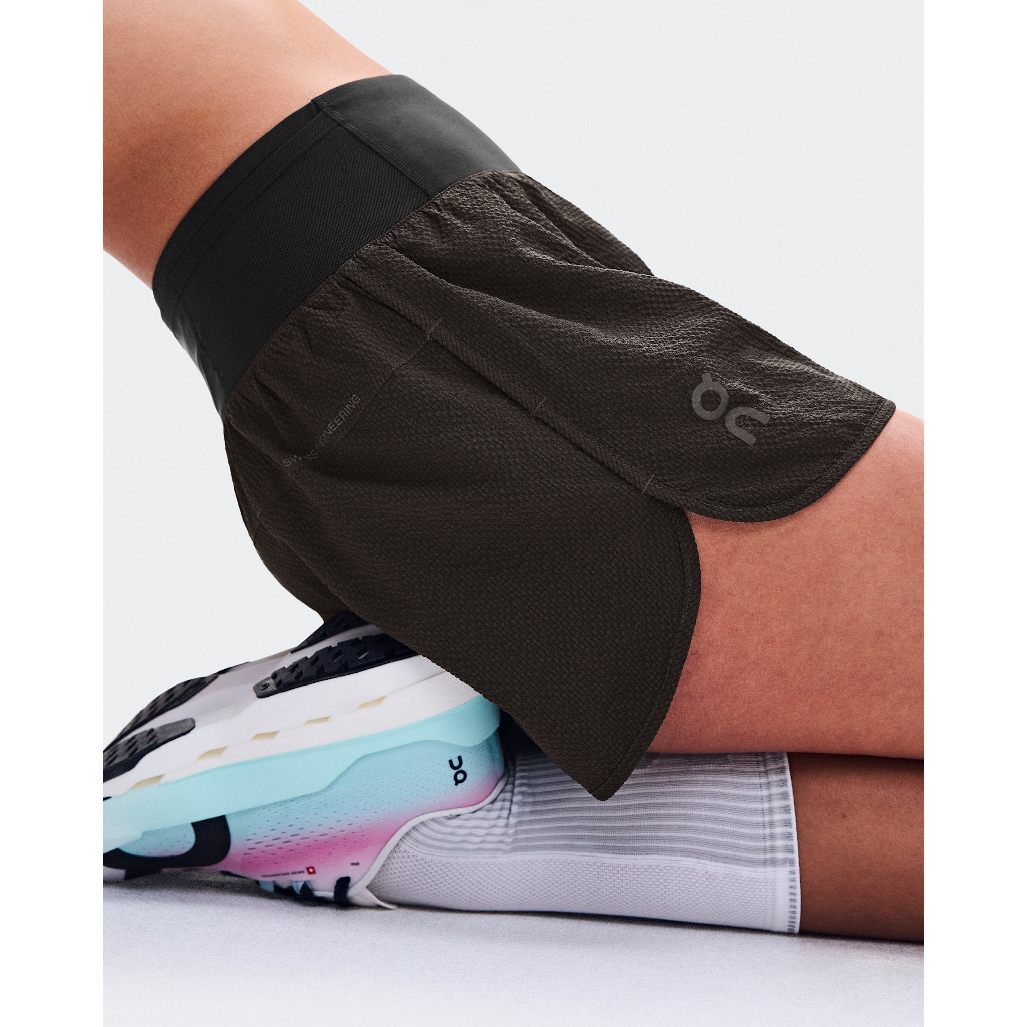 On Performance Volt Shorts Espresso