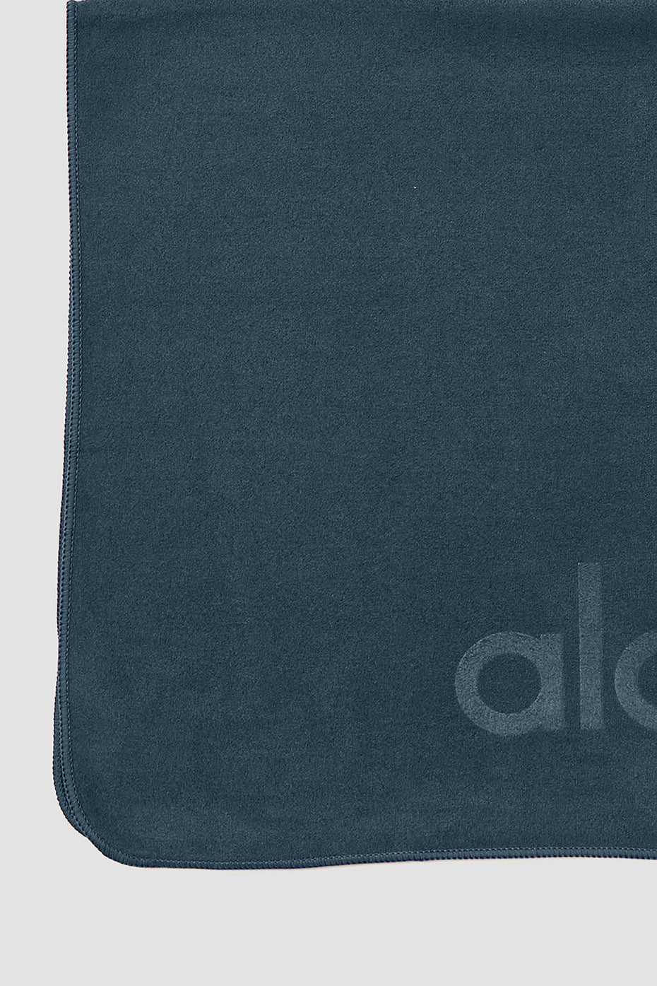 Alo Yoga Performance No Sweat Hand Towel - Eclipse