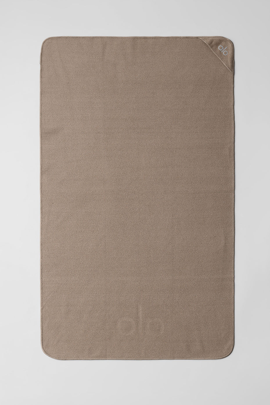 Alo Yoga Performance No Sweat Hand Towel - Gravel
