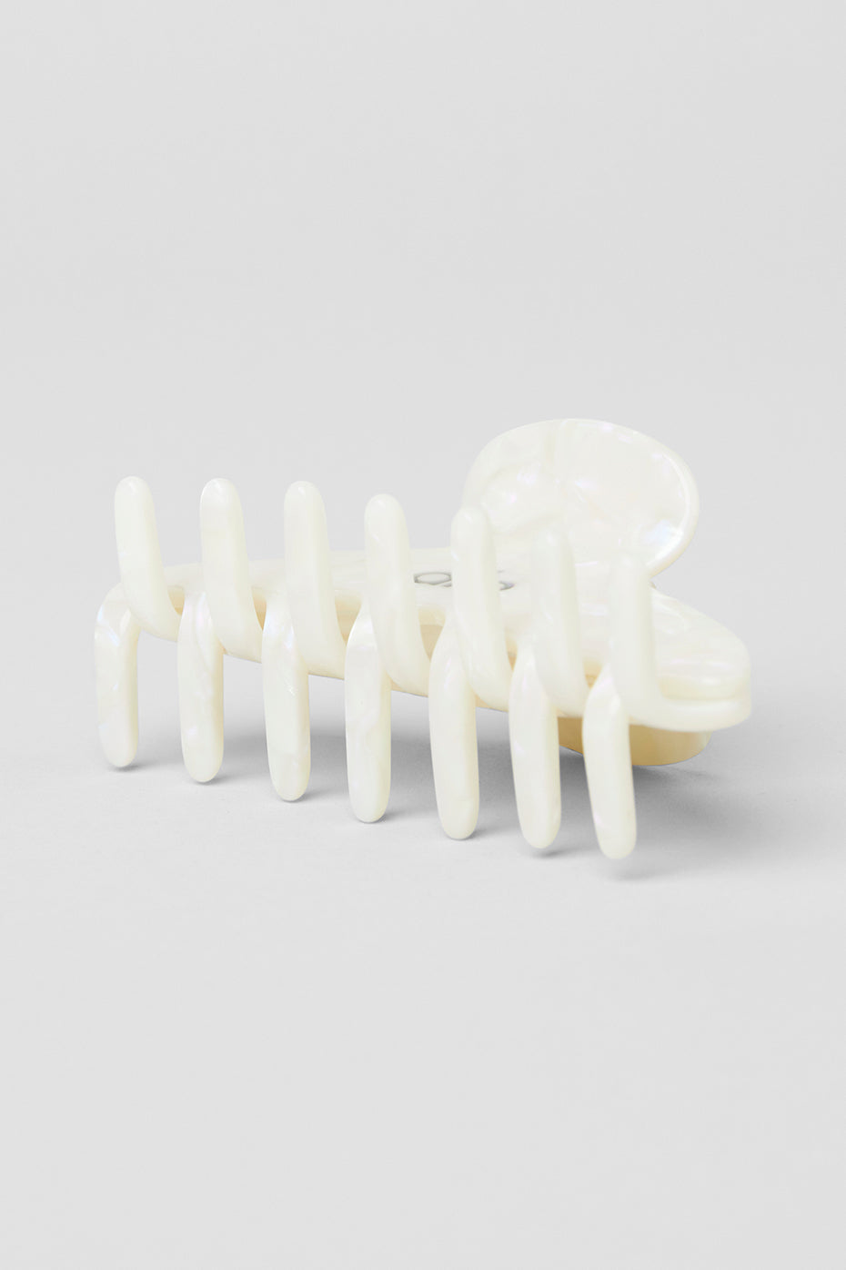 Alo Yoga 90's Claw Clip - White Pearl