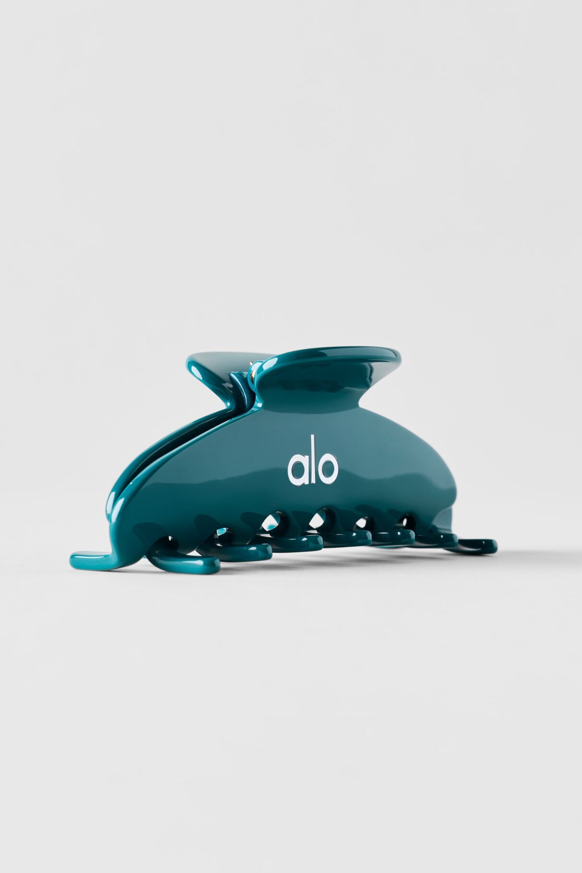Alo Yoga 90's Claw Clip - Emerald Isle