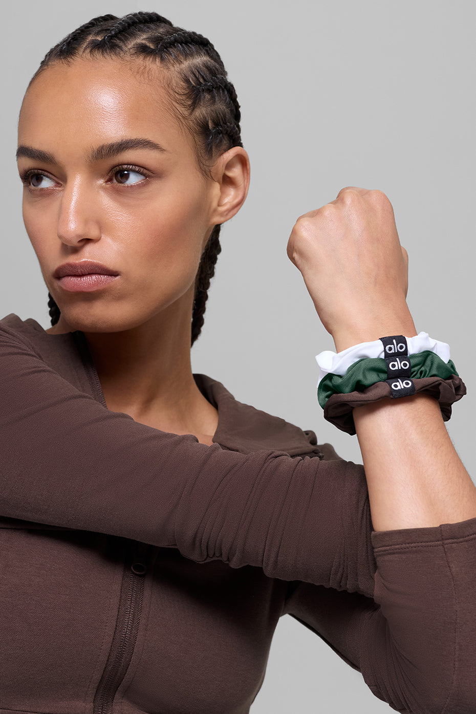 Alo Yoga Fresh Mini Scrunchie 3-Pack - Brownstone/White/Clover Green