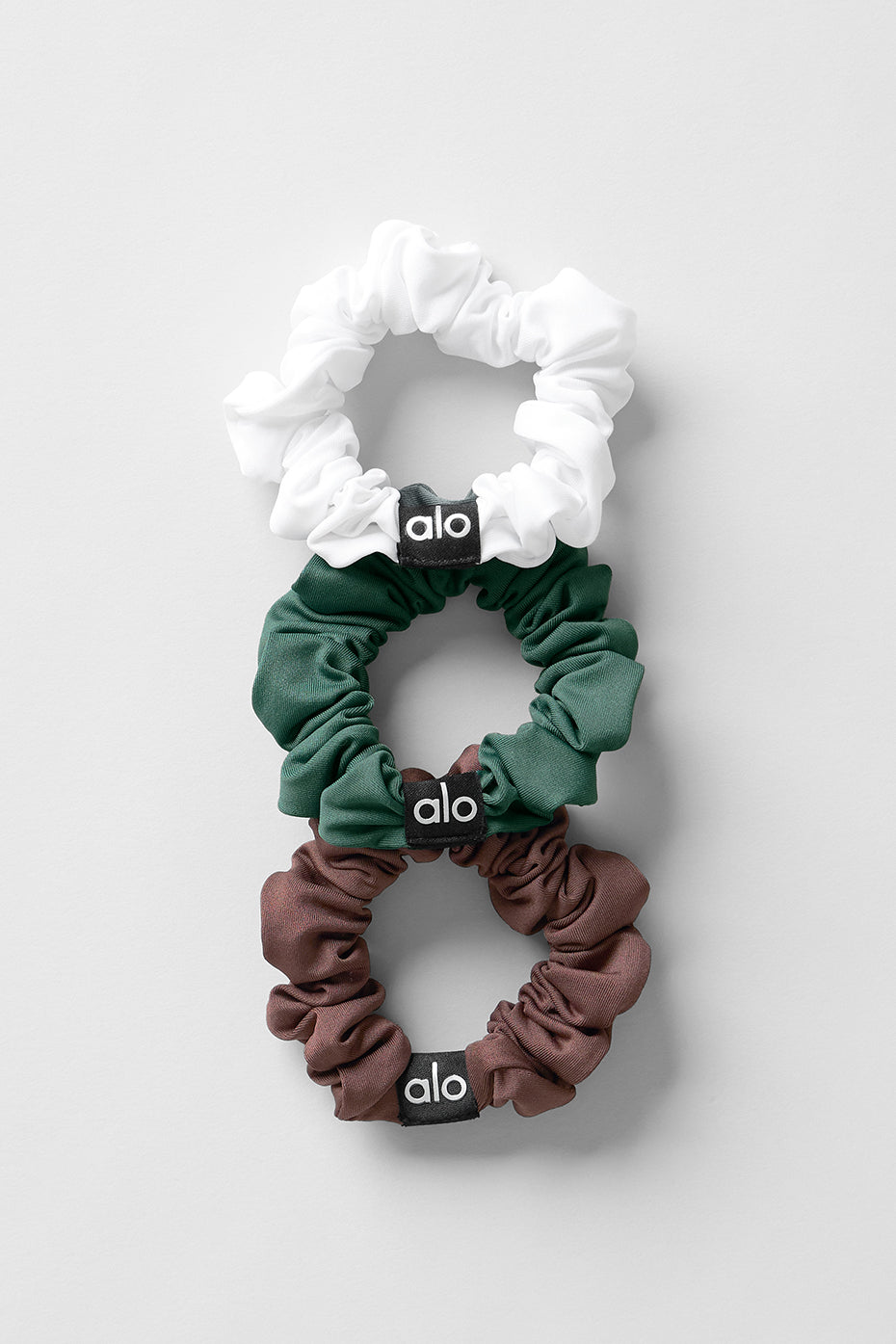 Alo Yoga Fresh Mini Scrunchie 3-Pack - Brownstone/White/Clover Green