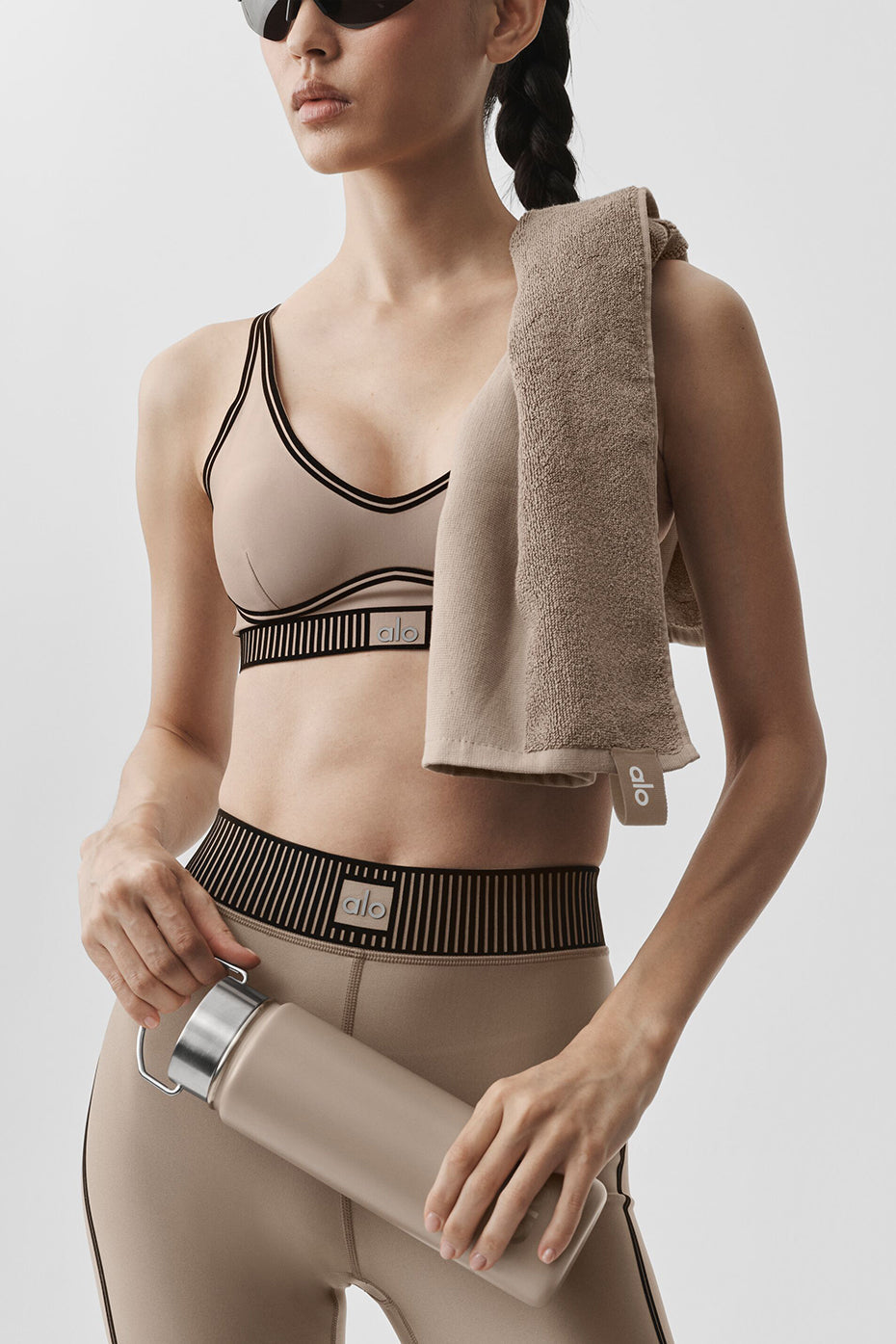 Alo Yoga Keep It Cool Gym Towel - Gravel